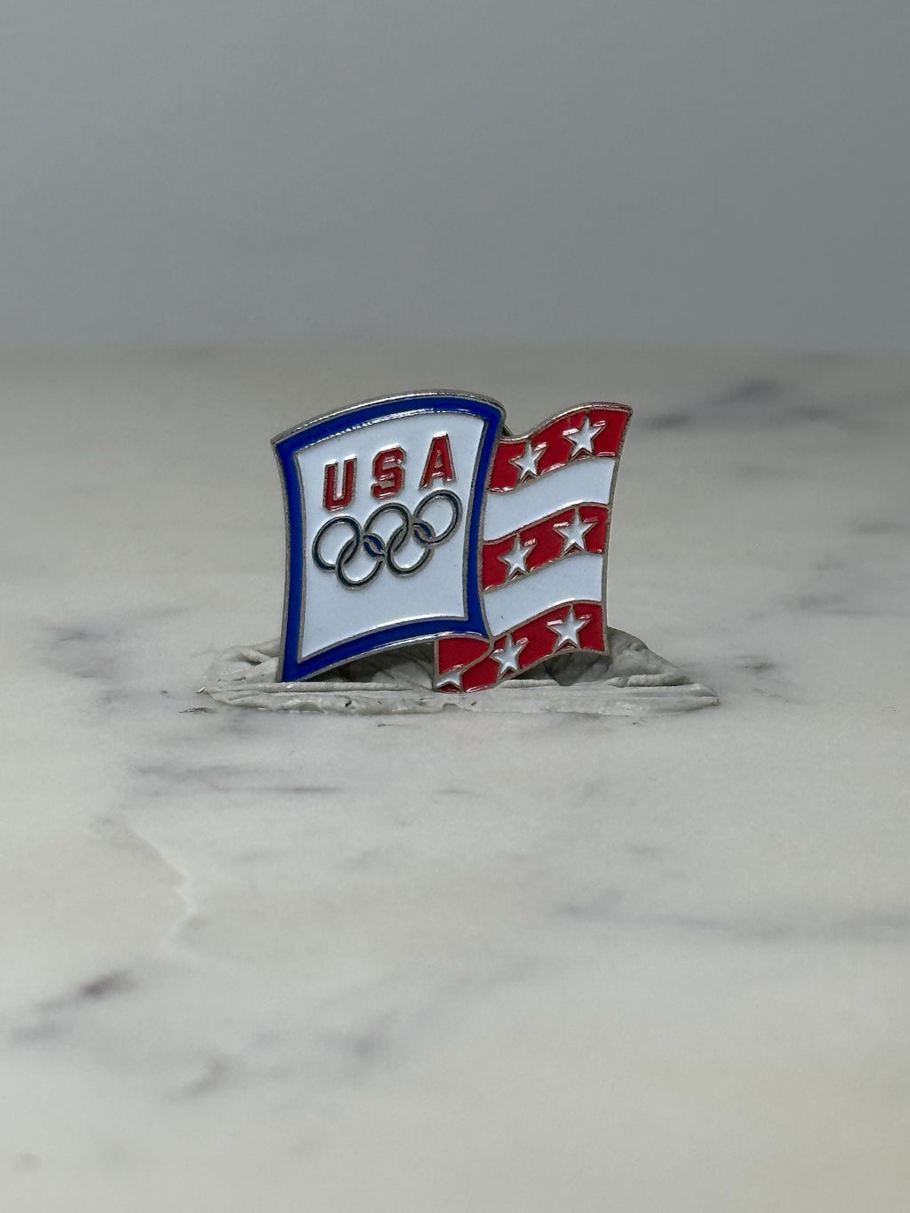Vintage USA Olympic Flag Enamel Pin: Red White Blue - Patriotic Accessory