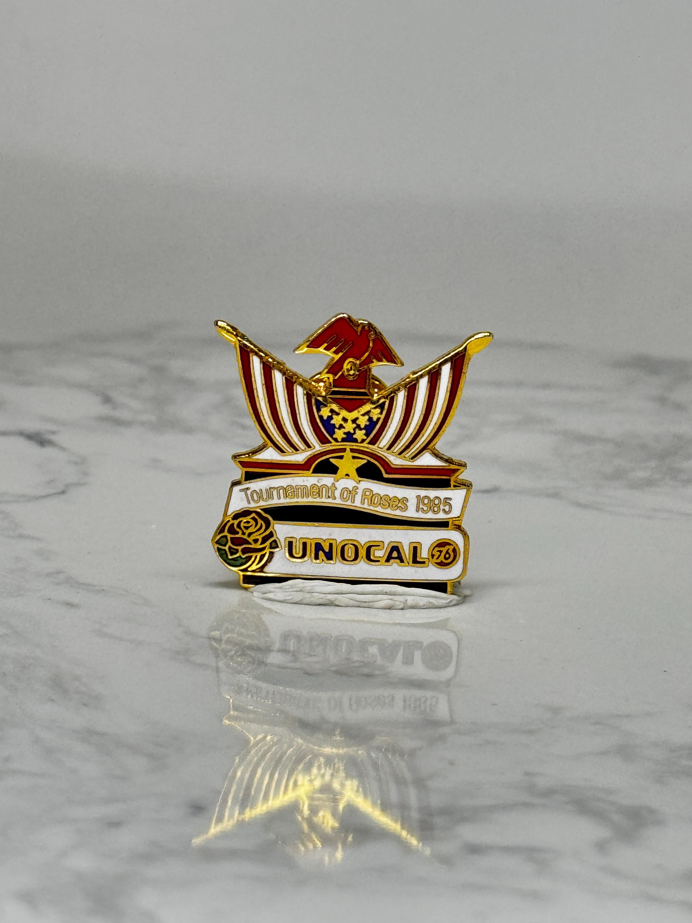Vintage Tournament of Roses Lapel Pin: Gold Tone Enamel - 1985 UNOCAL