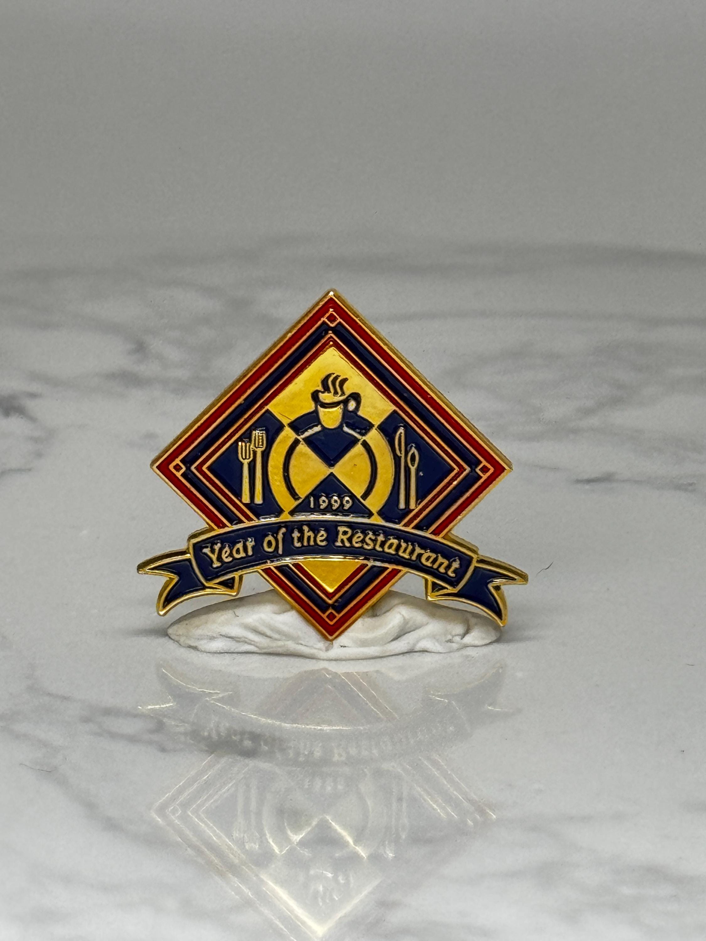 Vintage Year of the Restaurant 1999 Award Pin: Gold Tone Enamel - Corporate Recognition Accessory