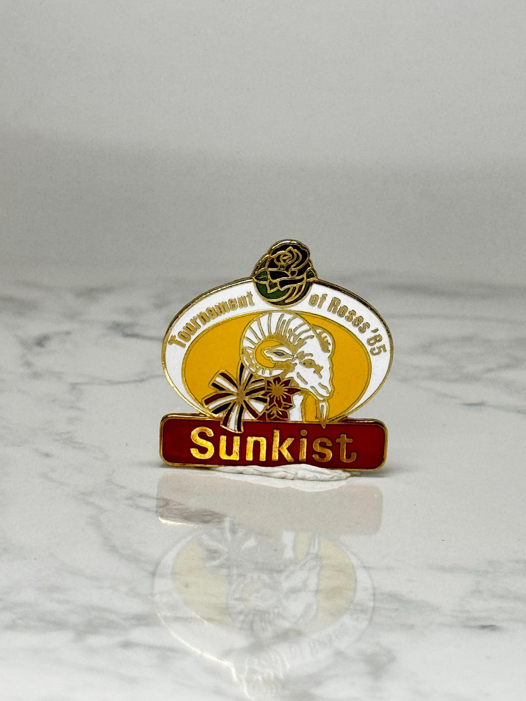 Vintage Sunkist Tournament of Roses Pin: Gold Enamel - 1985 Event Accessory