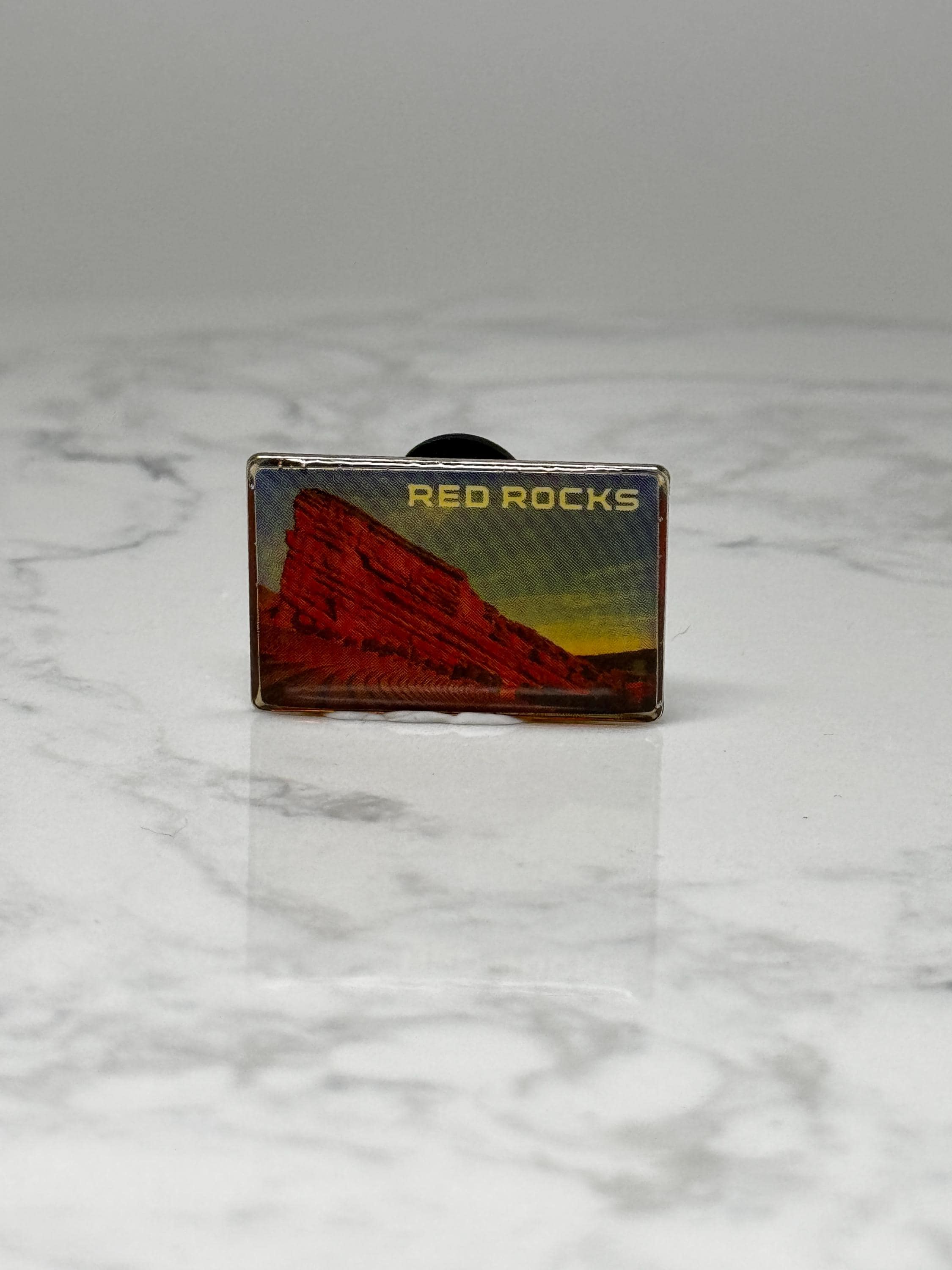 Vintage Red Rocks Scenic Souvenir Pin: Enamel Landscape - Travel Accessory