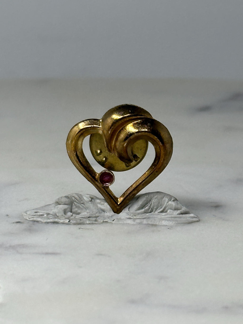 Vintage Heart Love Lapel Pin: Gold Tone Swirl - Romantic Gift