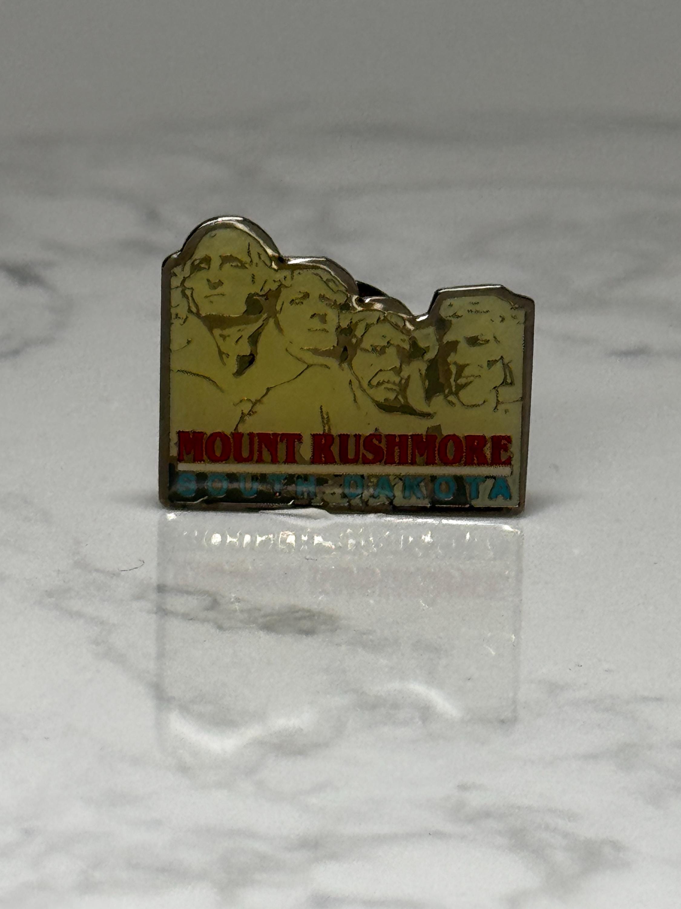 Vintage Mount Rushmore Souvenir Pin: Enamel Scenic - USA Travel Accessory