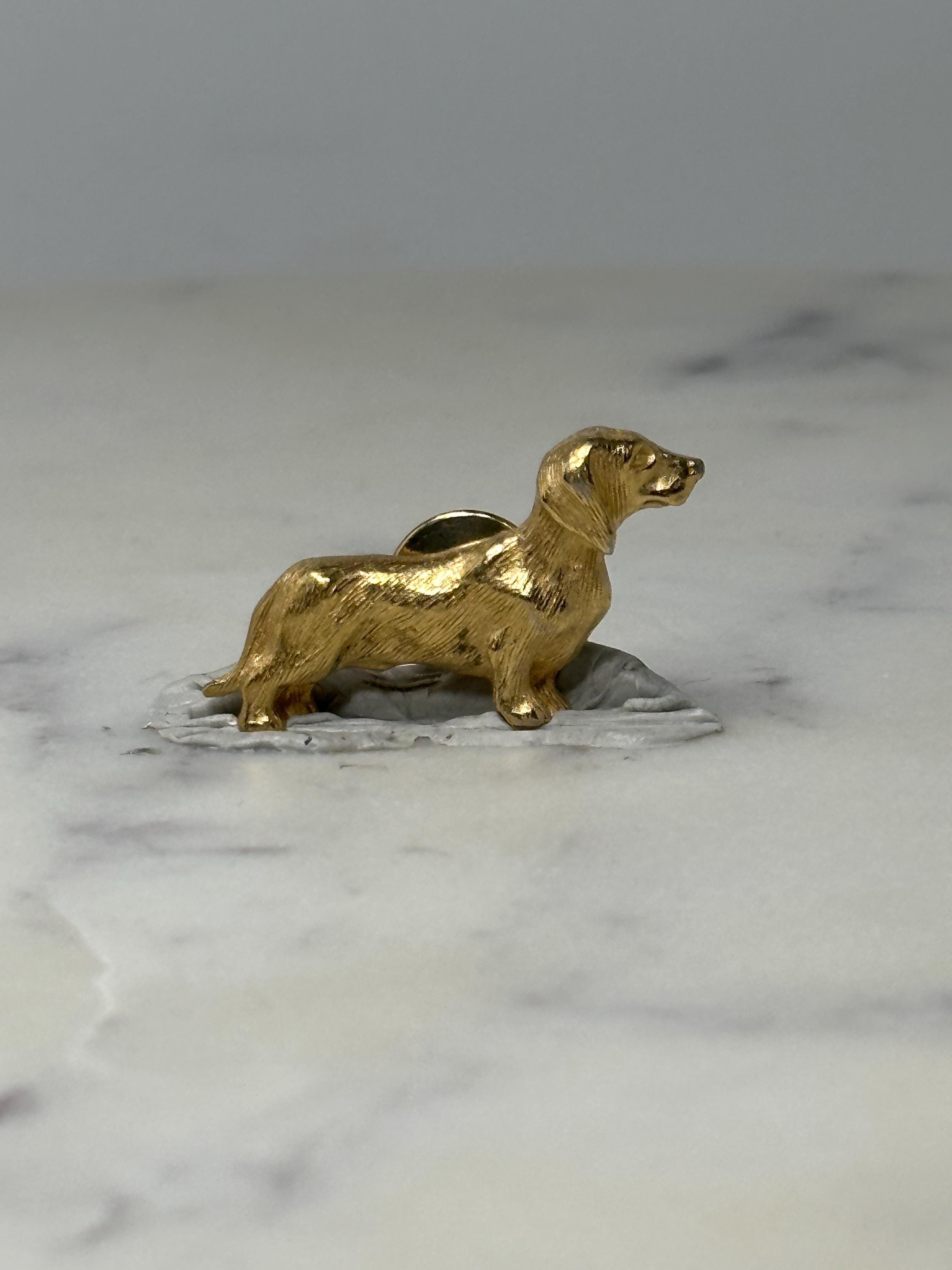 Vintage Dachshund Dog Lapel Pin: Gold Tone - Figural Animal Accessory