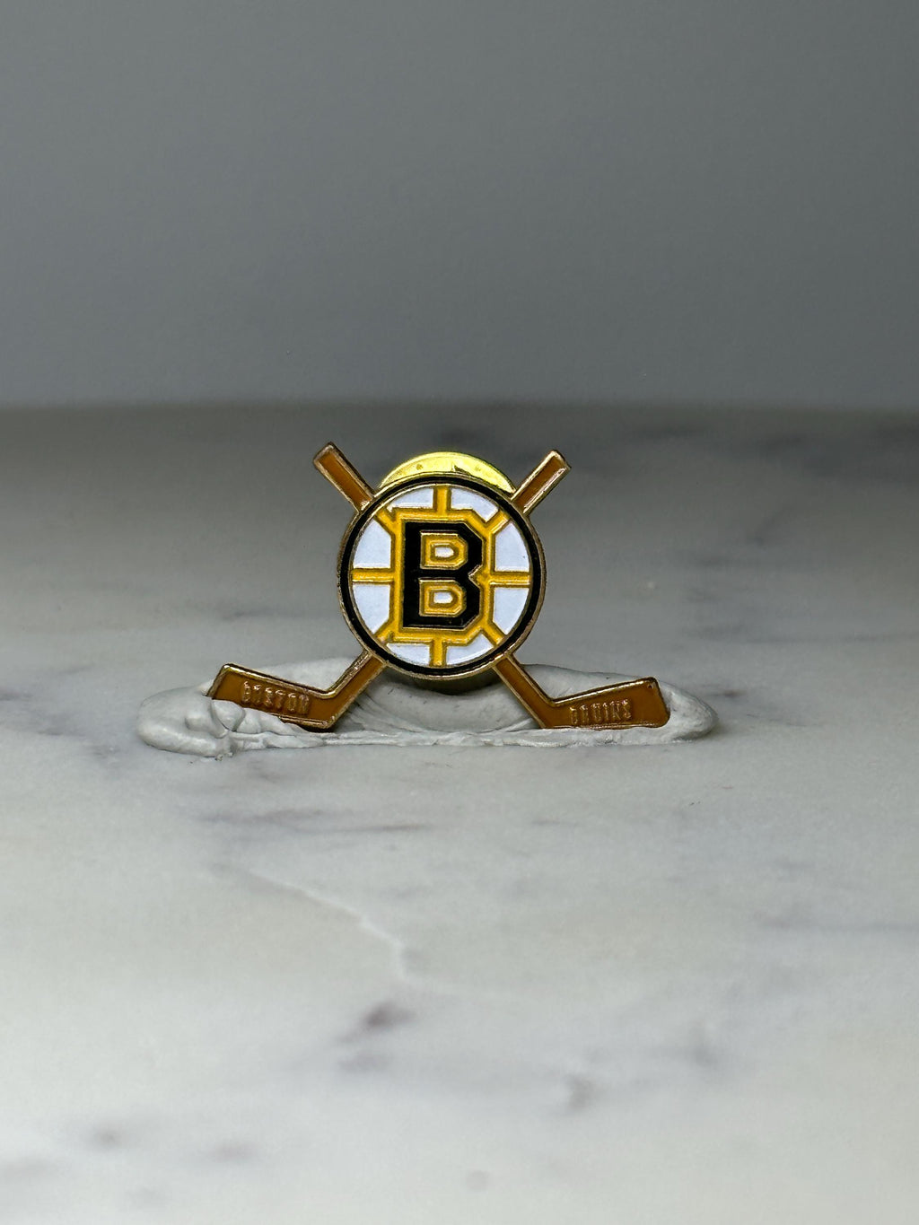 Vintage Boston Bruins Hockey Stick Pin: Gold Enamel - NHL Sports Accessory