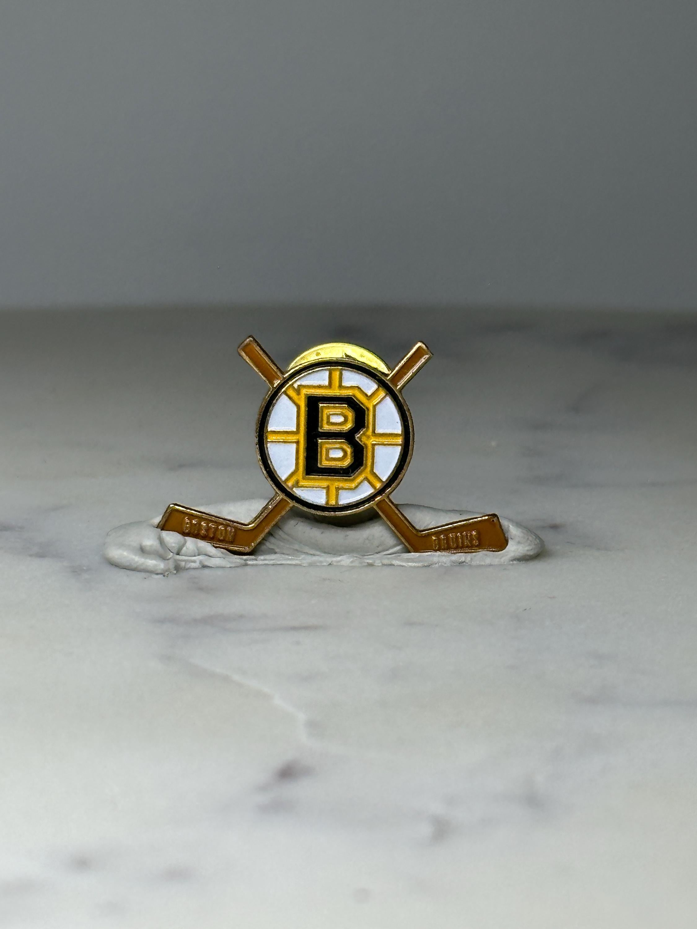 Vintage Boston Bruins Hockey Stick Pin: Gold Enamel - NHL Sports Accessory