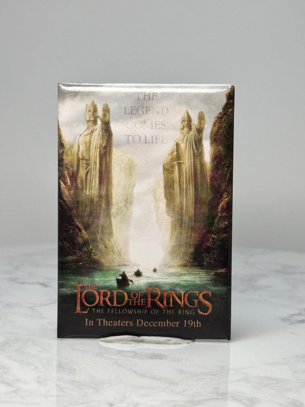 Vintage Lord of the Rings Pin: Glossy Poster Art - 2001 Film Promo Accessory