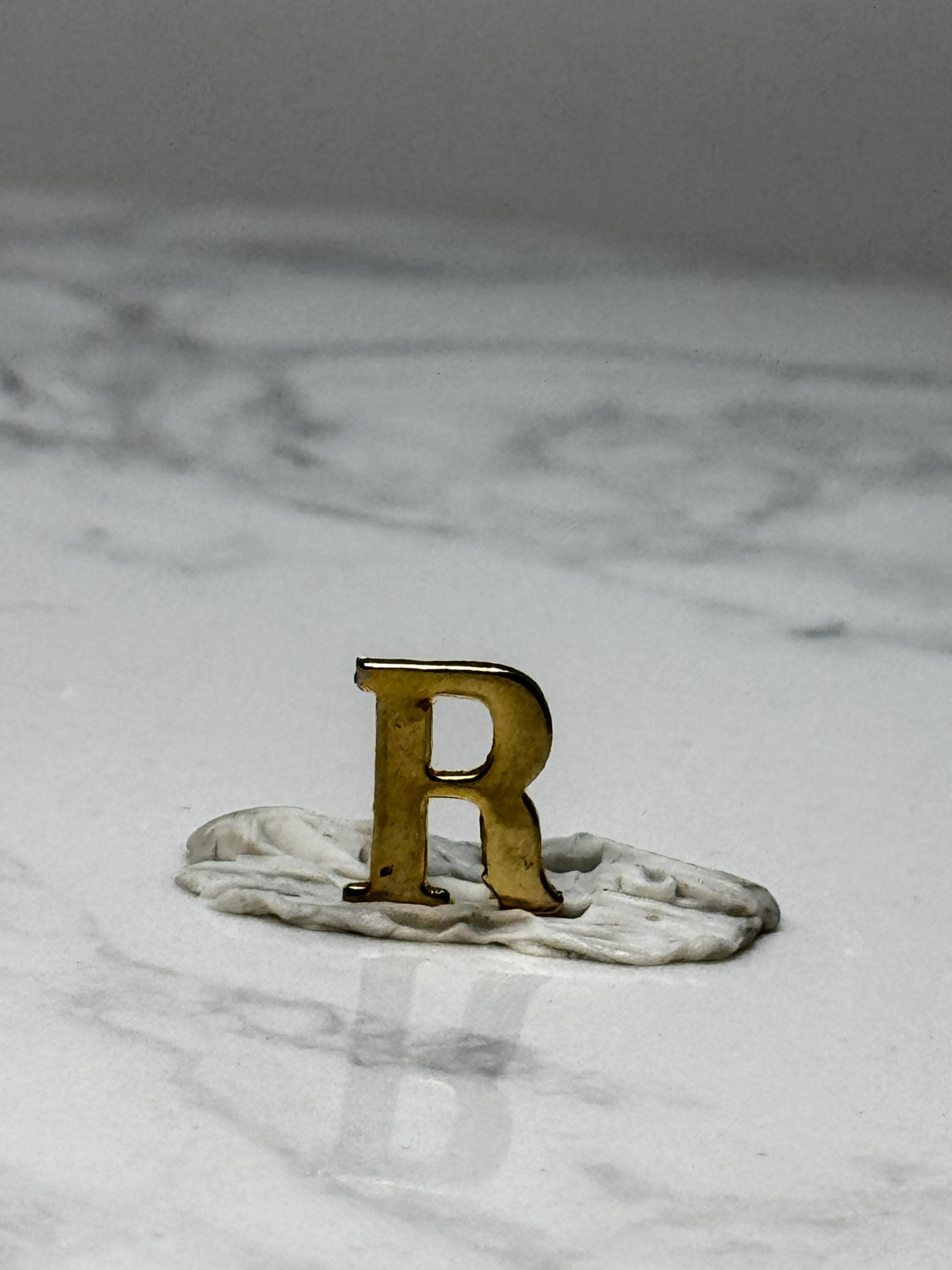Vintage Letter R Initial Pin: Gold Tone Metal - Monogram Accessory