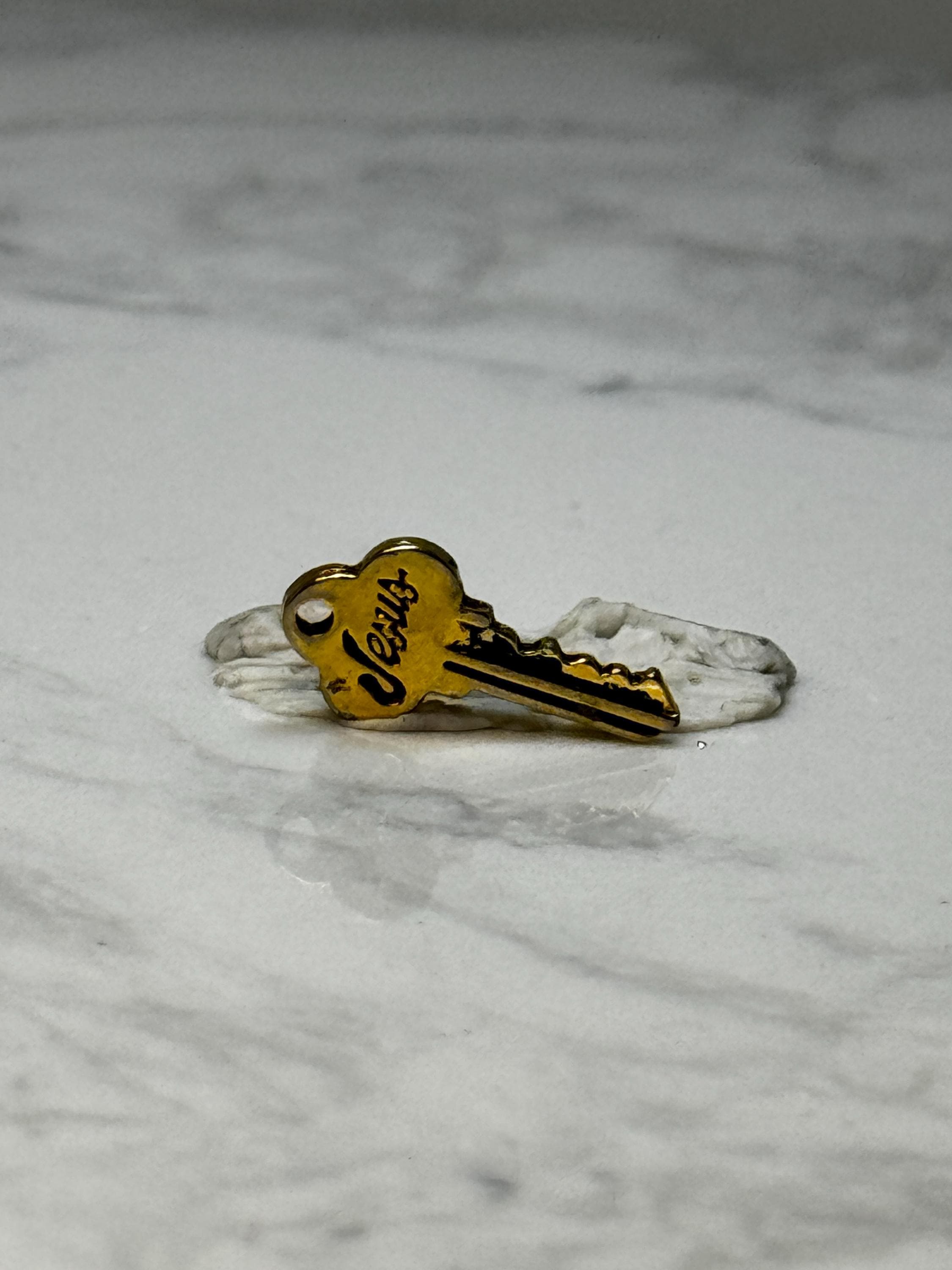 Vintage Jesus Key Lapel Pin: Gold Tone Enamel - Christian Faith Accessory