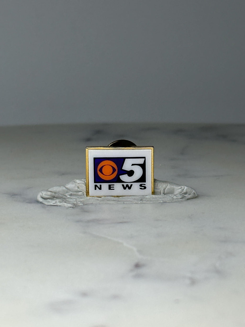 Vintage CBS 5 News Lapel Pin: Gold Tone Enamel - TV Media Accessory