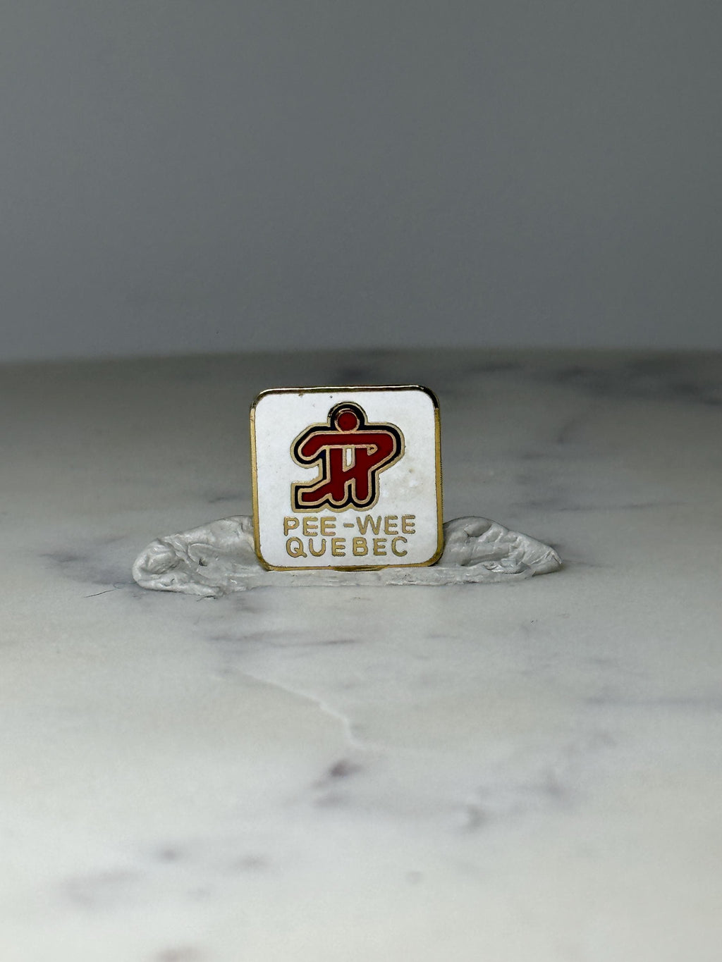 Vintage Pee Wee Quebec Hockey Pin: Red Enamel - Sports Team Accessory