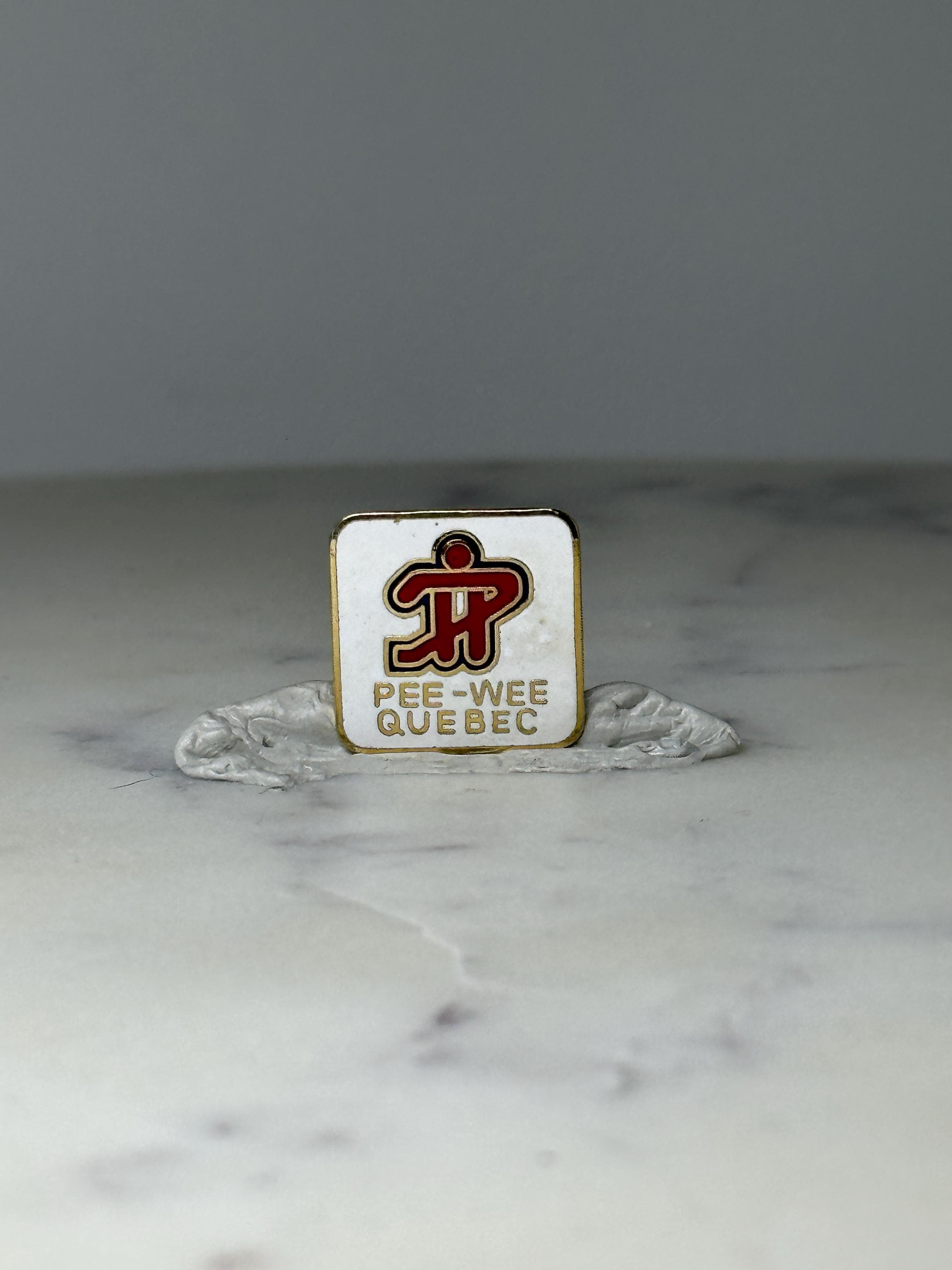 Vintage Pee Wee Quebec Hockey Pin: Red Enamel - Sports Team Accessory