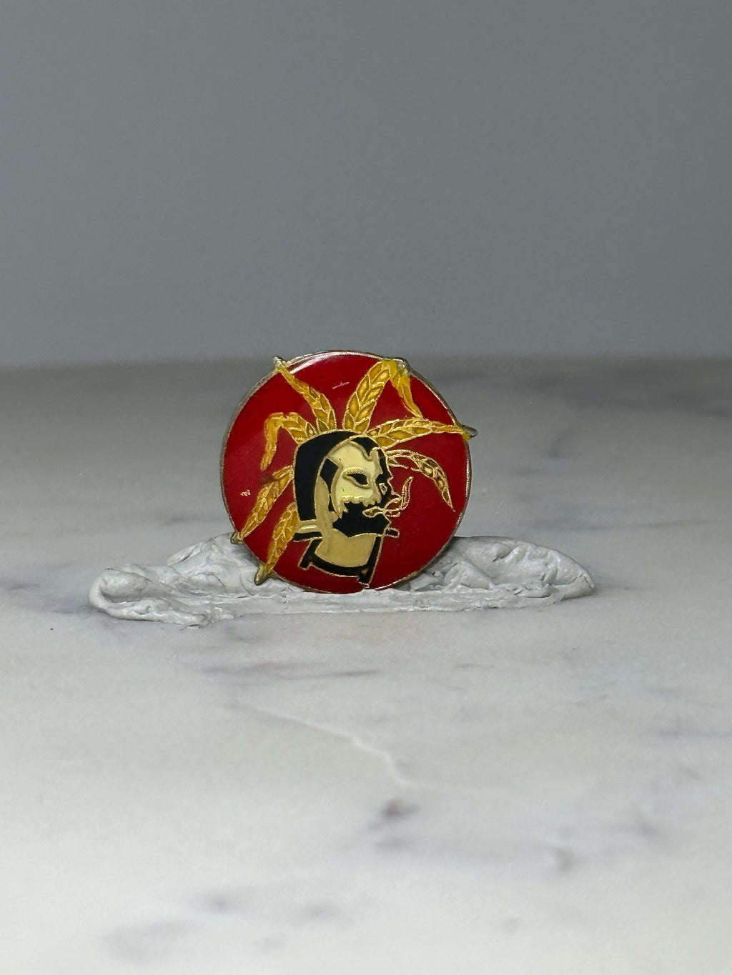 Vintage Zig-Zag Captain Pin Rolling Papers Logo