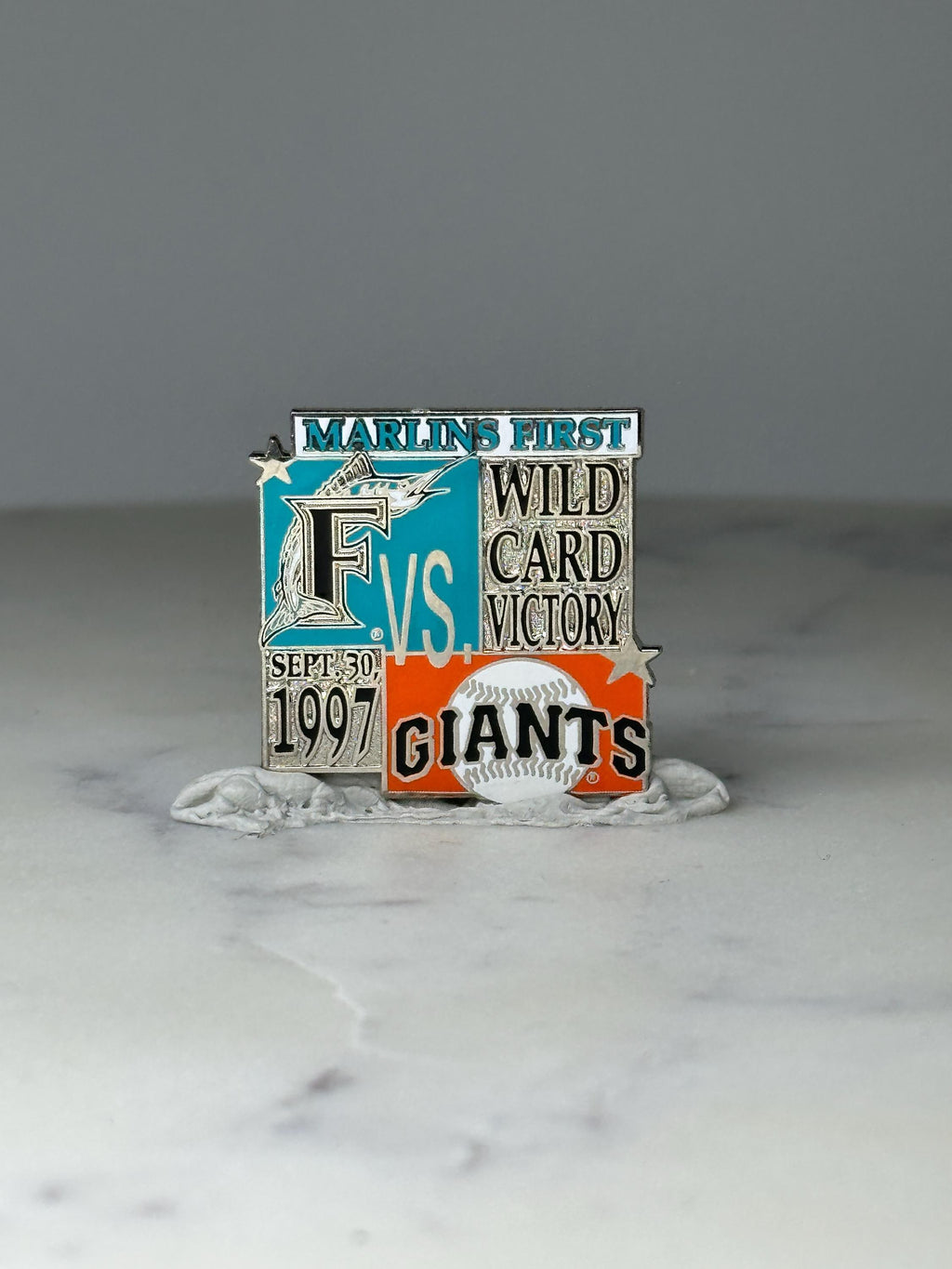 Limited Edition Florida Marlins vs Giants Pin 646 of 1000: Enamel MLB 1997 Accessory