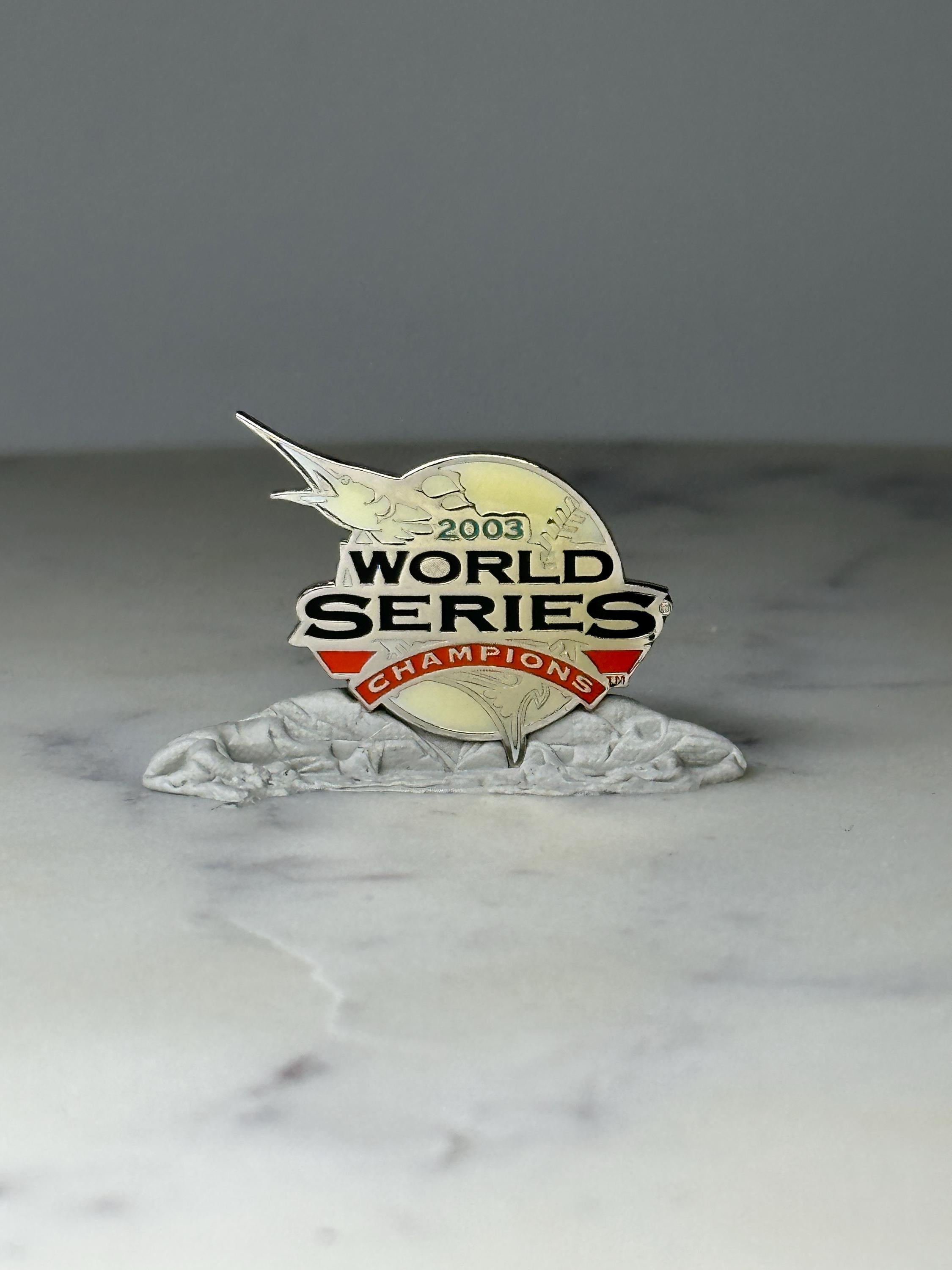 Vintage 2003 World Series Champions Lapel Pin: Gold Tone - MLB Baseball