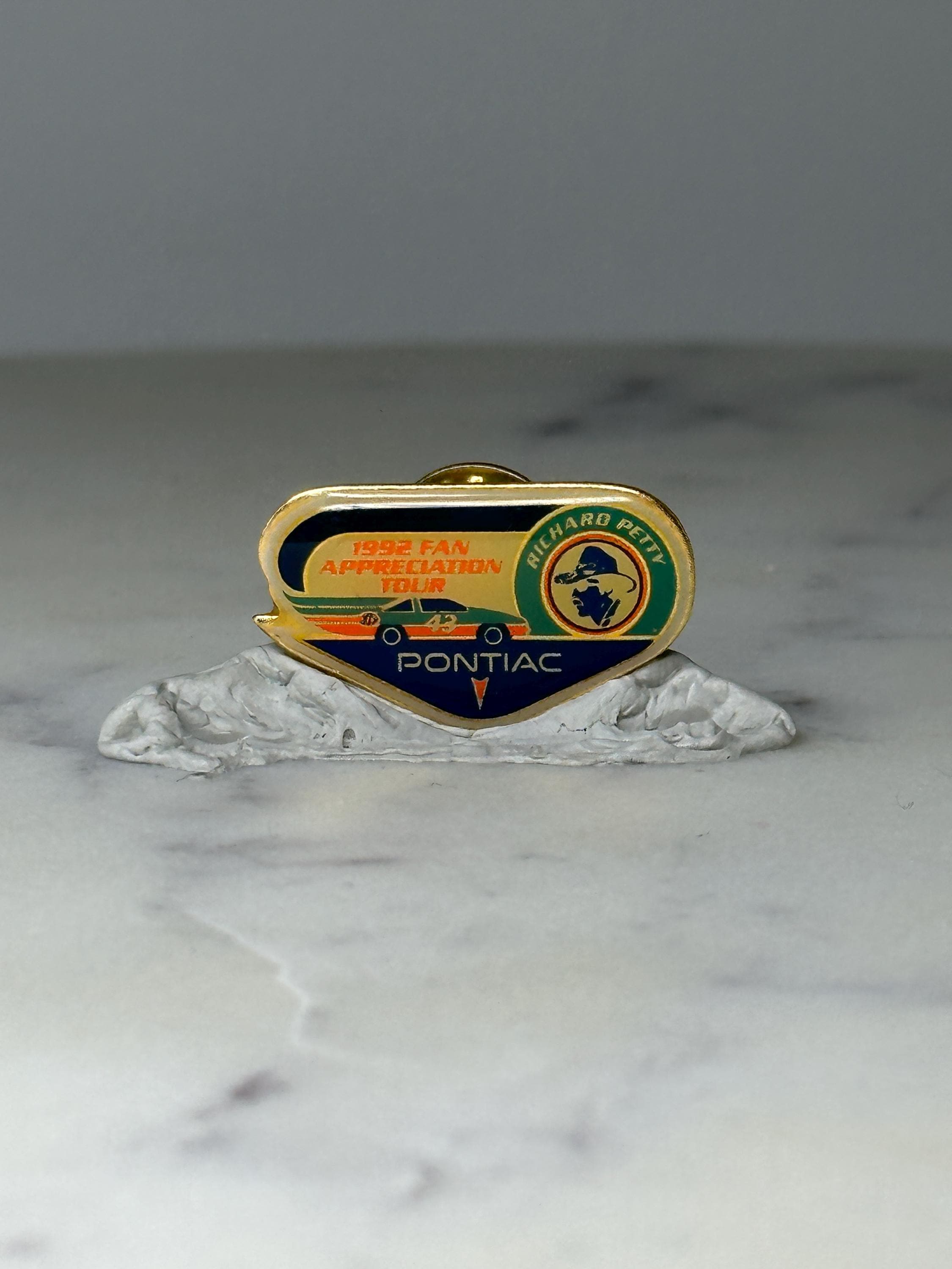 Vintage 1992 Richard Petty Pontiac Pin: Gold Enamel - NASCAR Accessory