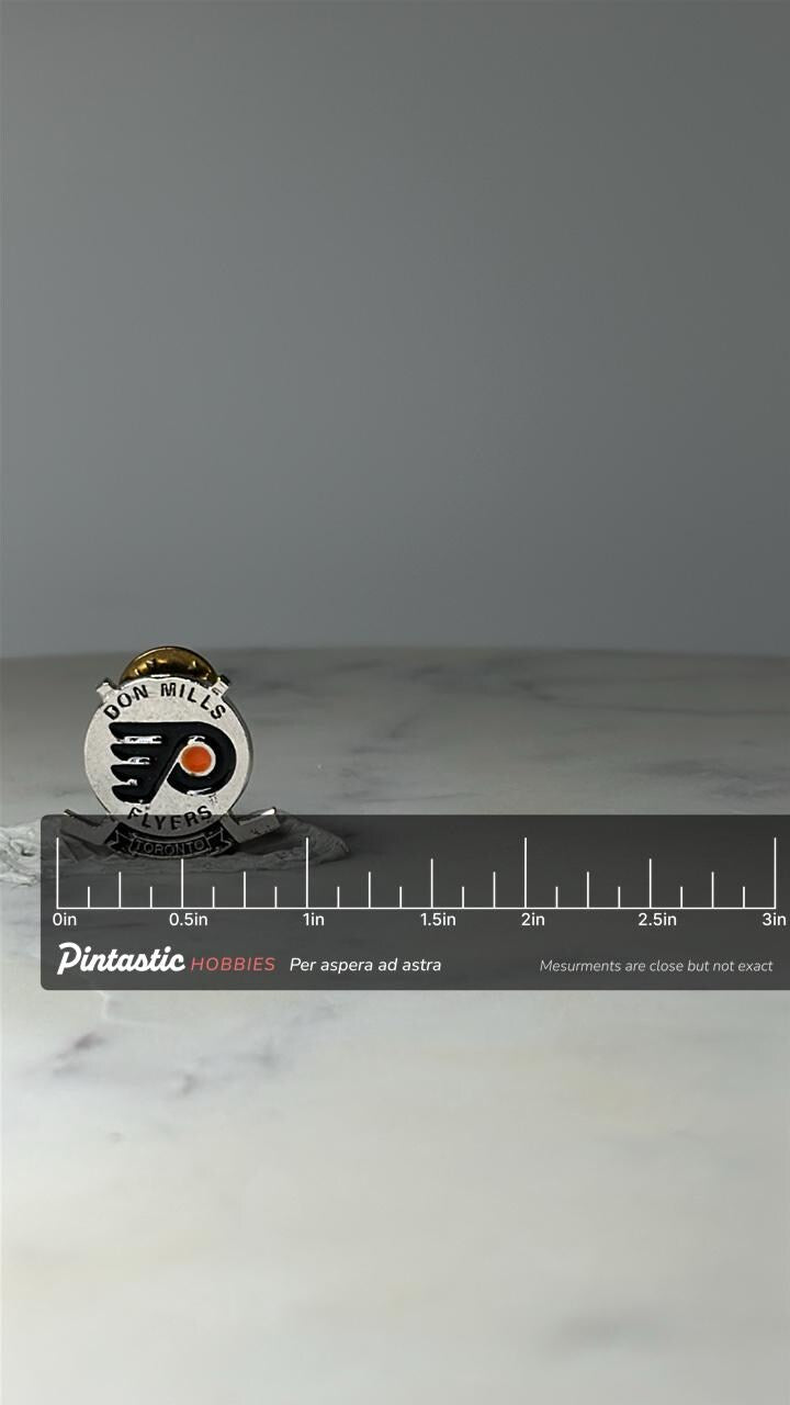 Vintage Don Mills Flyers Toronto Hockey Pin: Youth Hockey Association - Enamel Lapel Hat Pin with ruler overlay for size refe