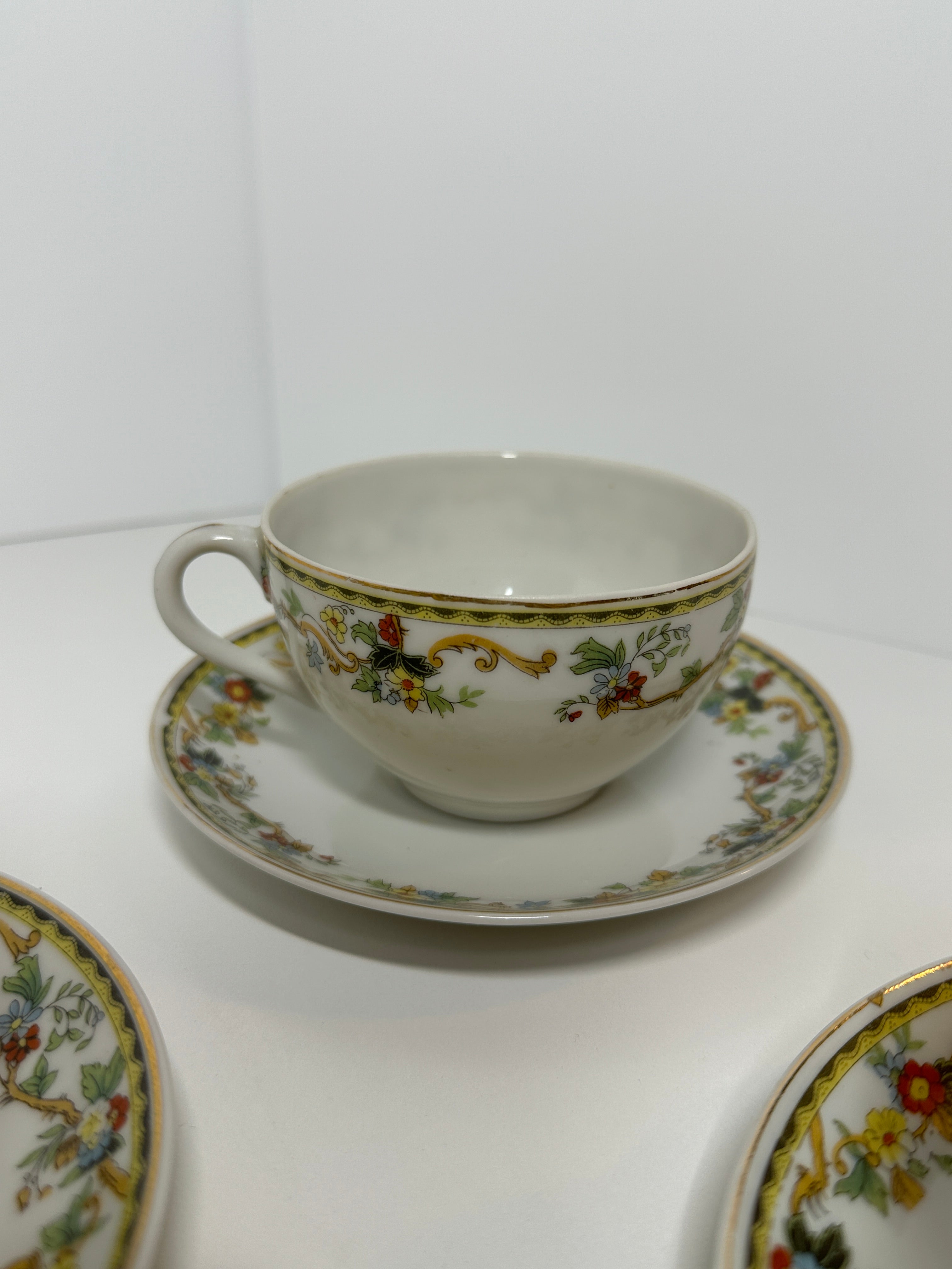 Gold Castle Chikusa floral tea cup and saucer set of 6 made in Japan with gold trim and white china