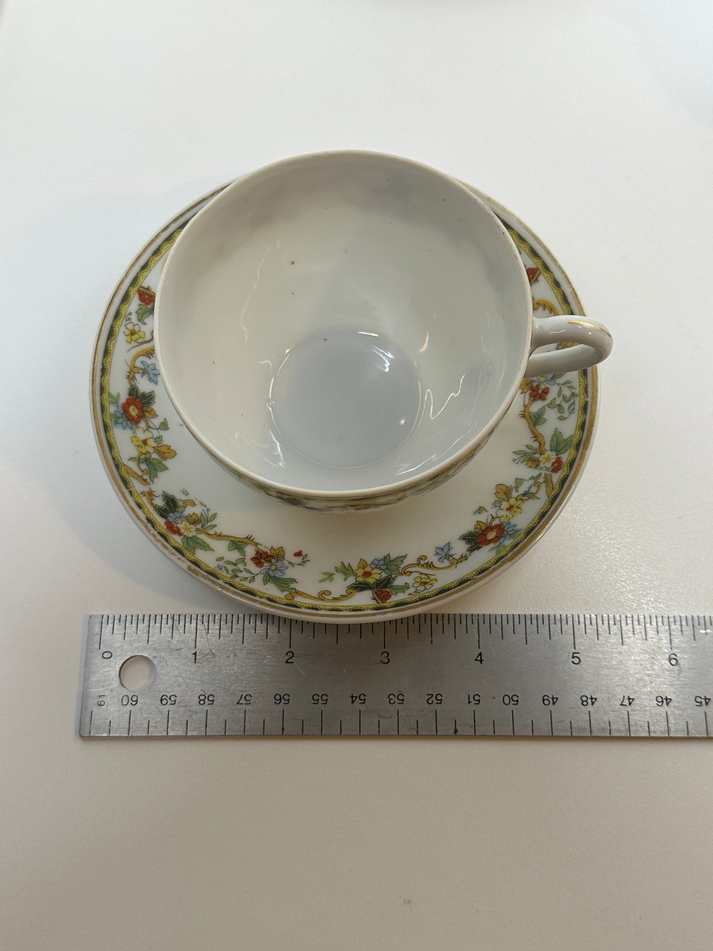Gold Castle Chikusa floral tea cup and saucer set of 6 made in Japan with gold trim and white china