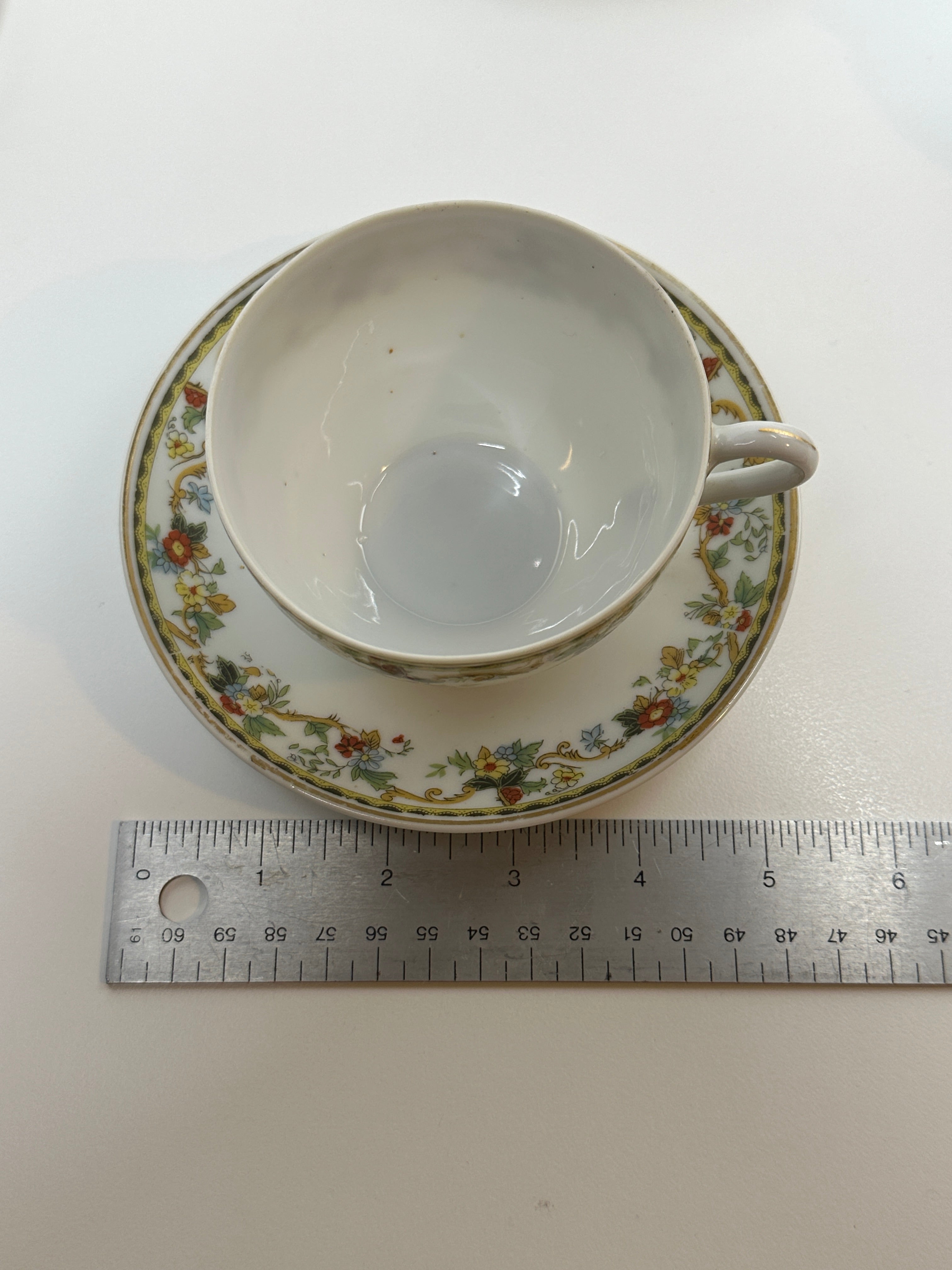 Gold Castle Chikusa floral tea cup and saucer set of 6 made in Japan with gold trim and white china