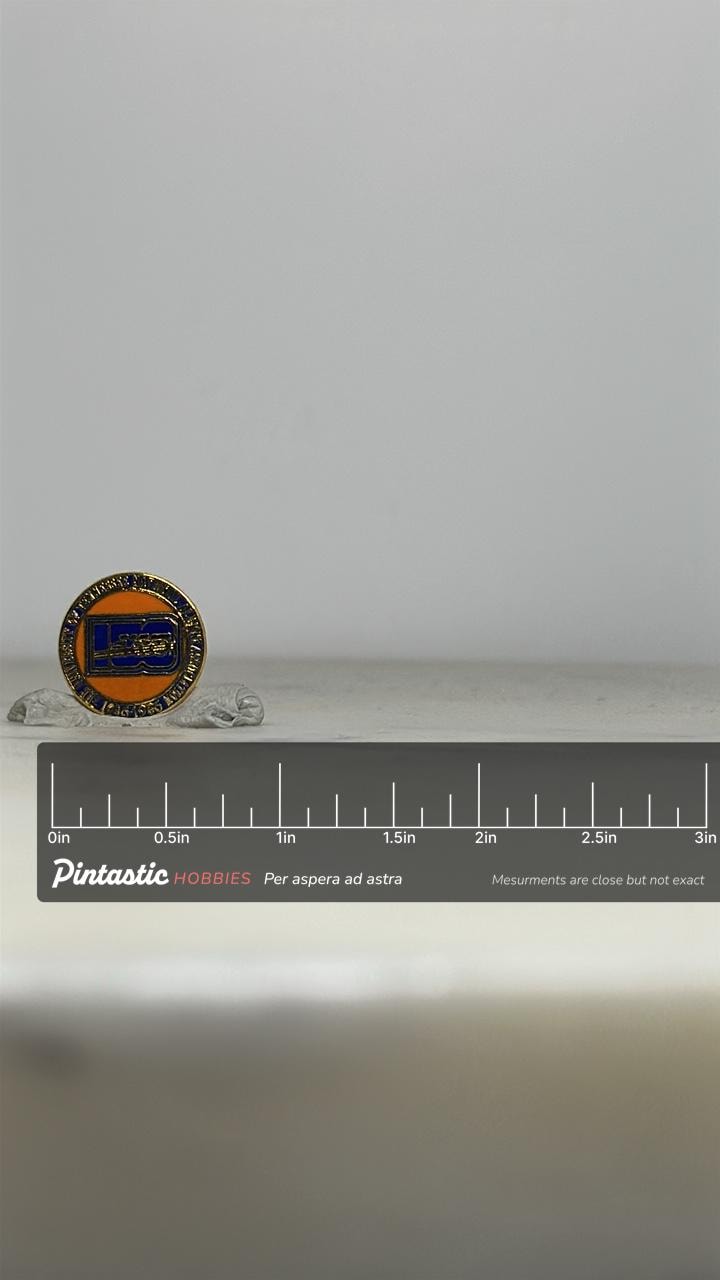 University of Tennessee Pin: 150-Year Alumni Association Anniversary Pin with ruler overlay for size reference