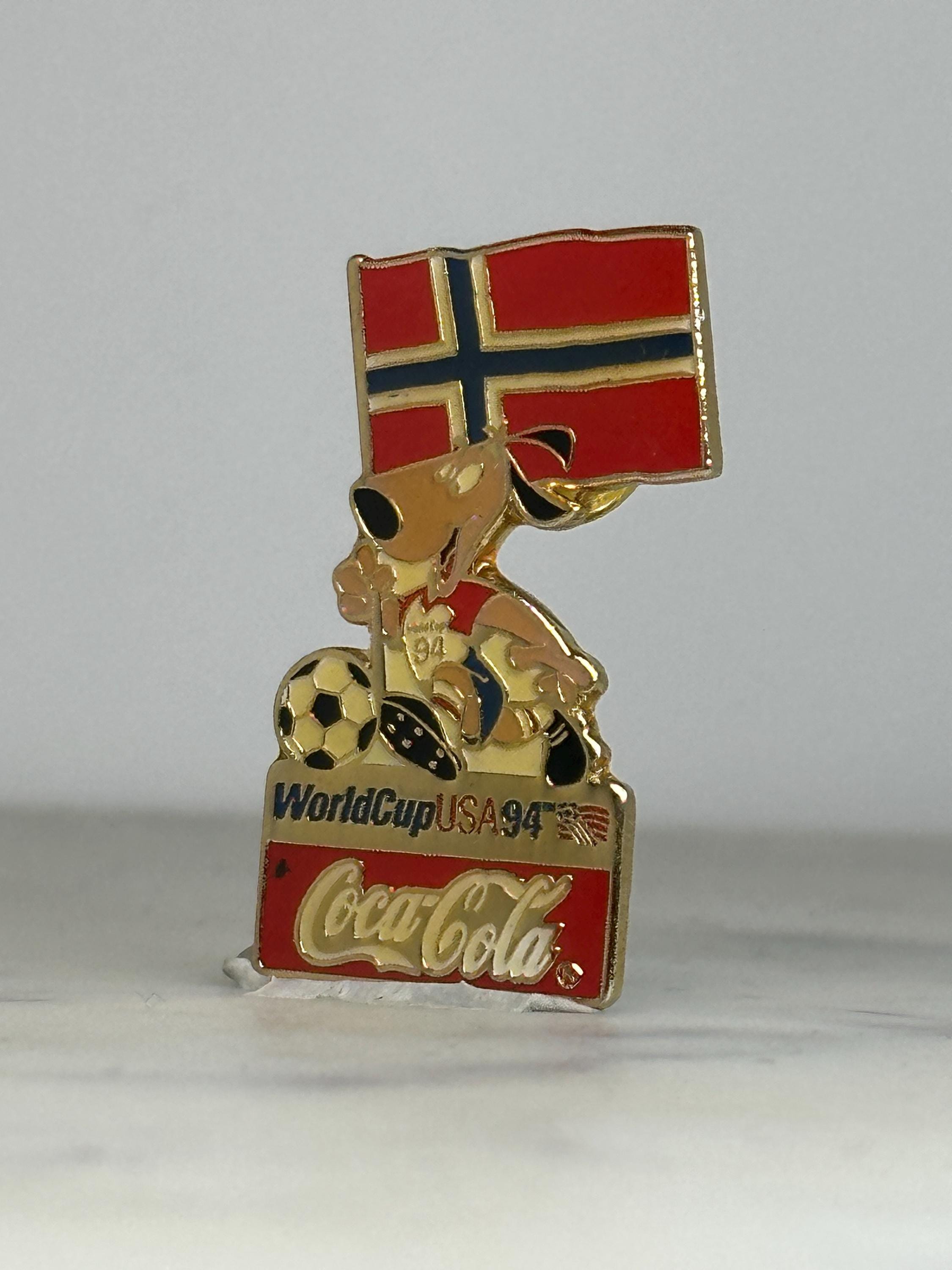 World Cup USA 94 Coca-Cola Pin: Norway Flag Soccer Dog - Vintage Sports Accessory