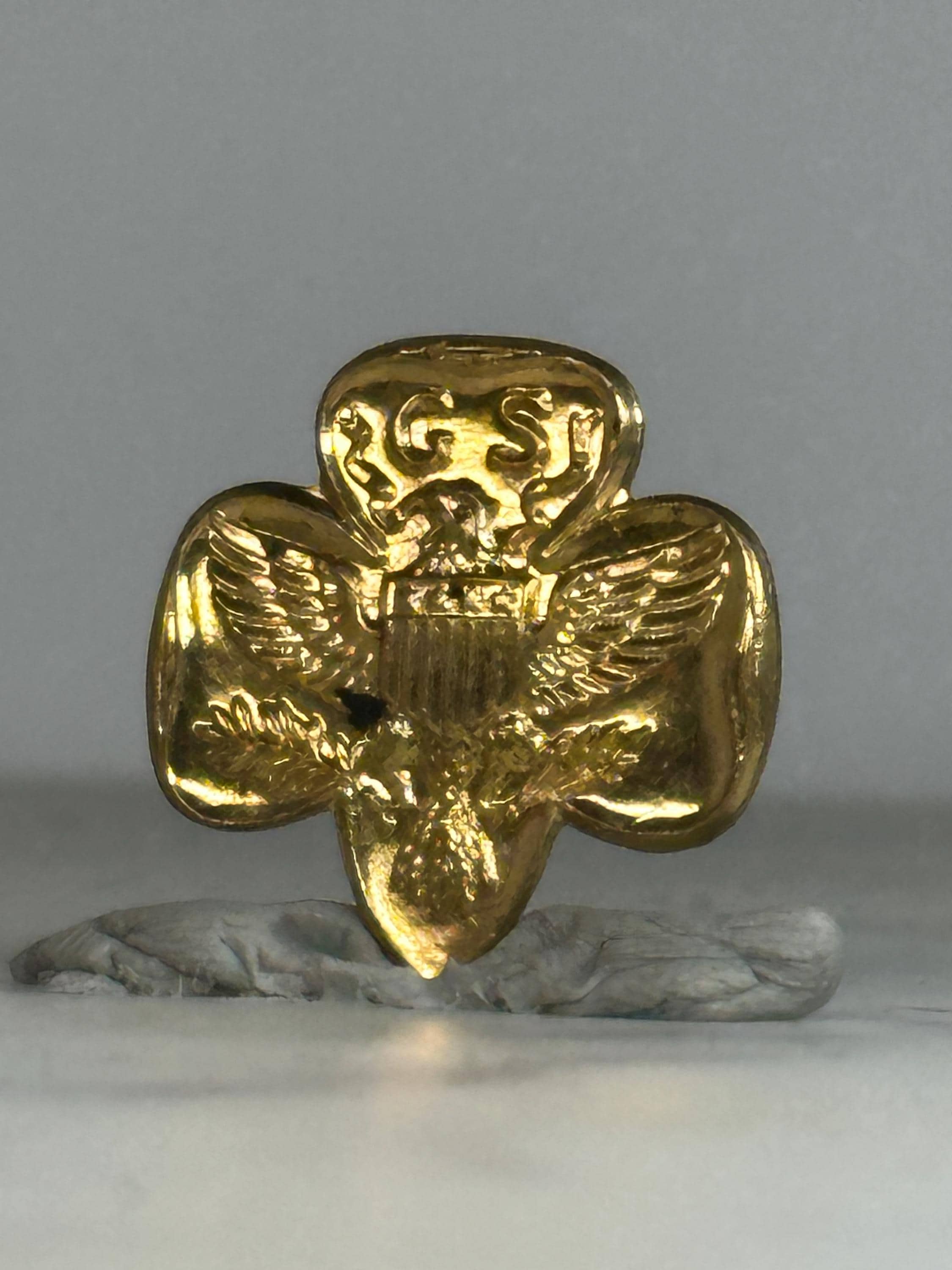 Girl Scouts USA Pin: Gold Tone Eagle Crest - Vintage Uniform Accessory