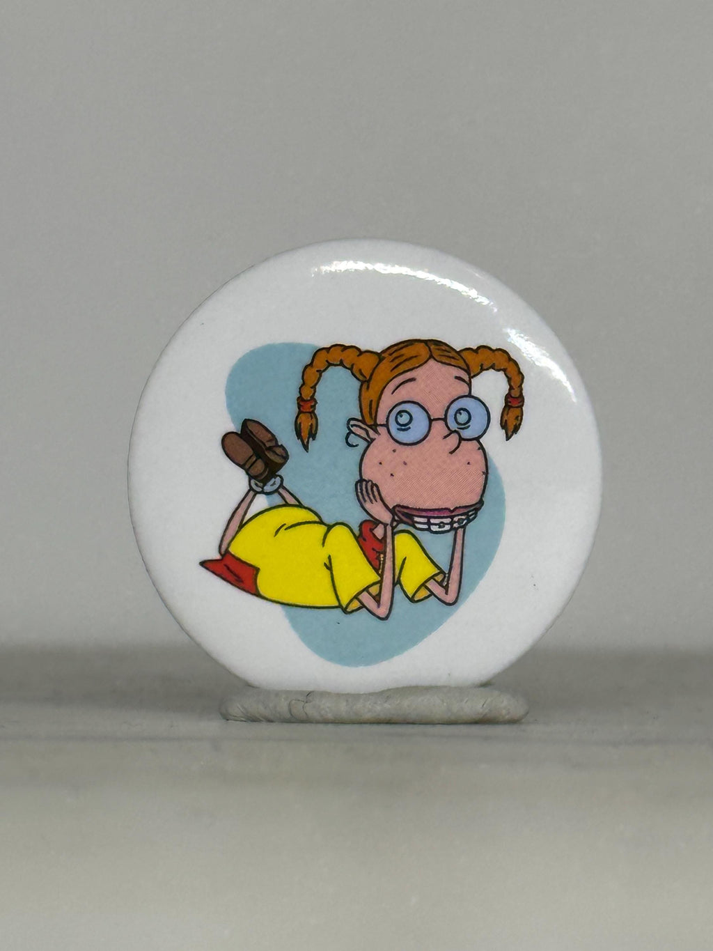 Vintage Nickelodeon Eliza Thornberry Pin: Cartoon Button Style - 90s Nostalgia Accessory