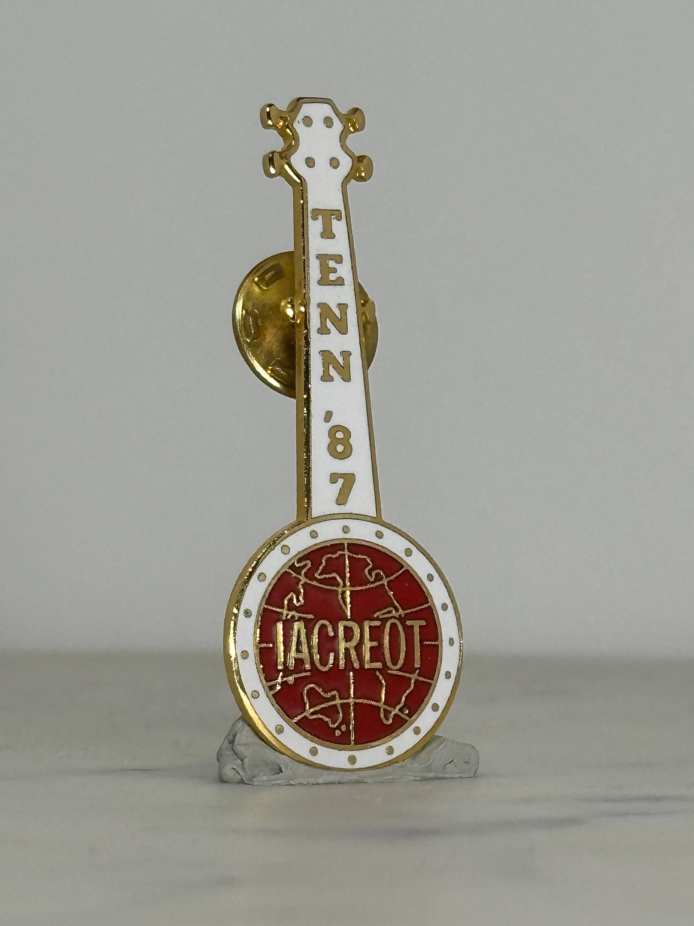 Tennessee Banjo Enamel Pin: White & Red Gold-Tone - 1987 Souvenir Accessory