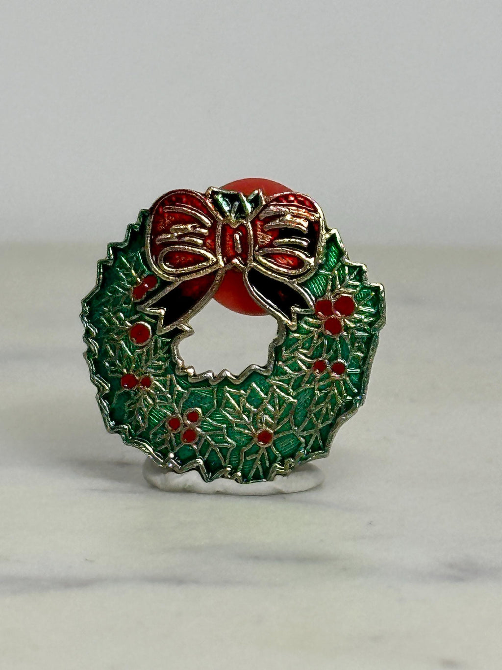 Christmas Wreath Enamel Pin: Red Green Gold Finish - Holiday Accessory