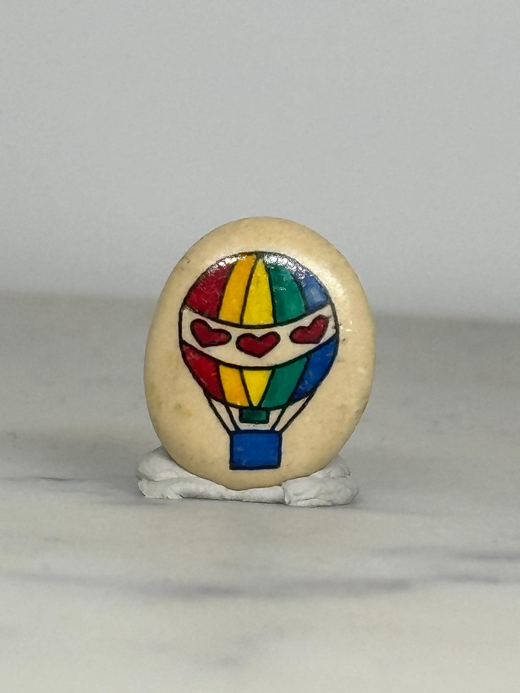 Hot Air Balloon Enamel Pin: Rainbow Heart Design - Whimsical Retro Accessory