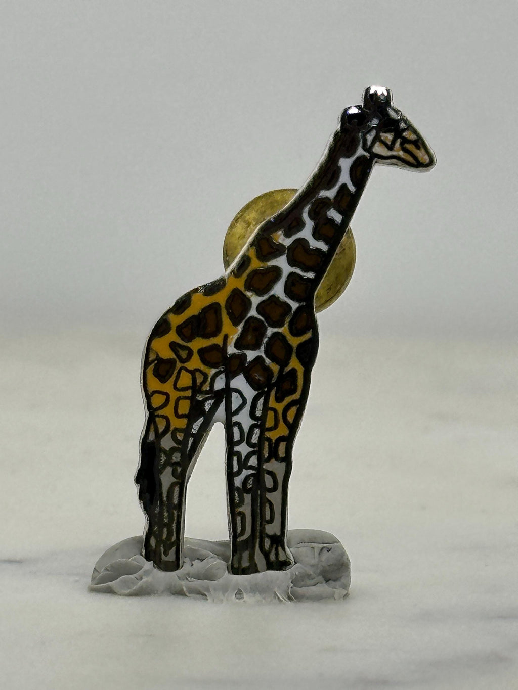 Giraffe Enamel Pin: Hand-Painted Safari Style - Vintage Animal Accessory
