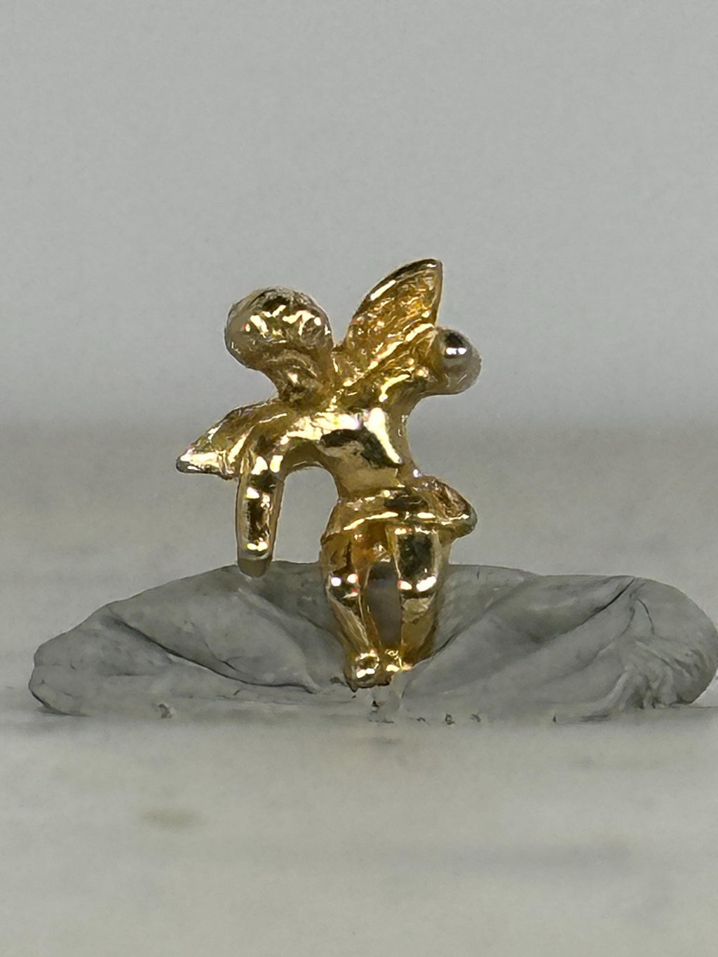 Angel Cherub Pin: Gold Tone - Vintage Religious Accessory