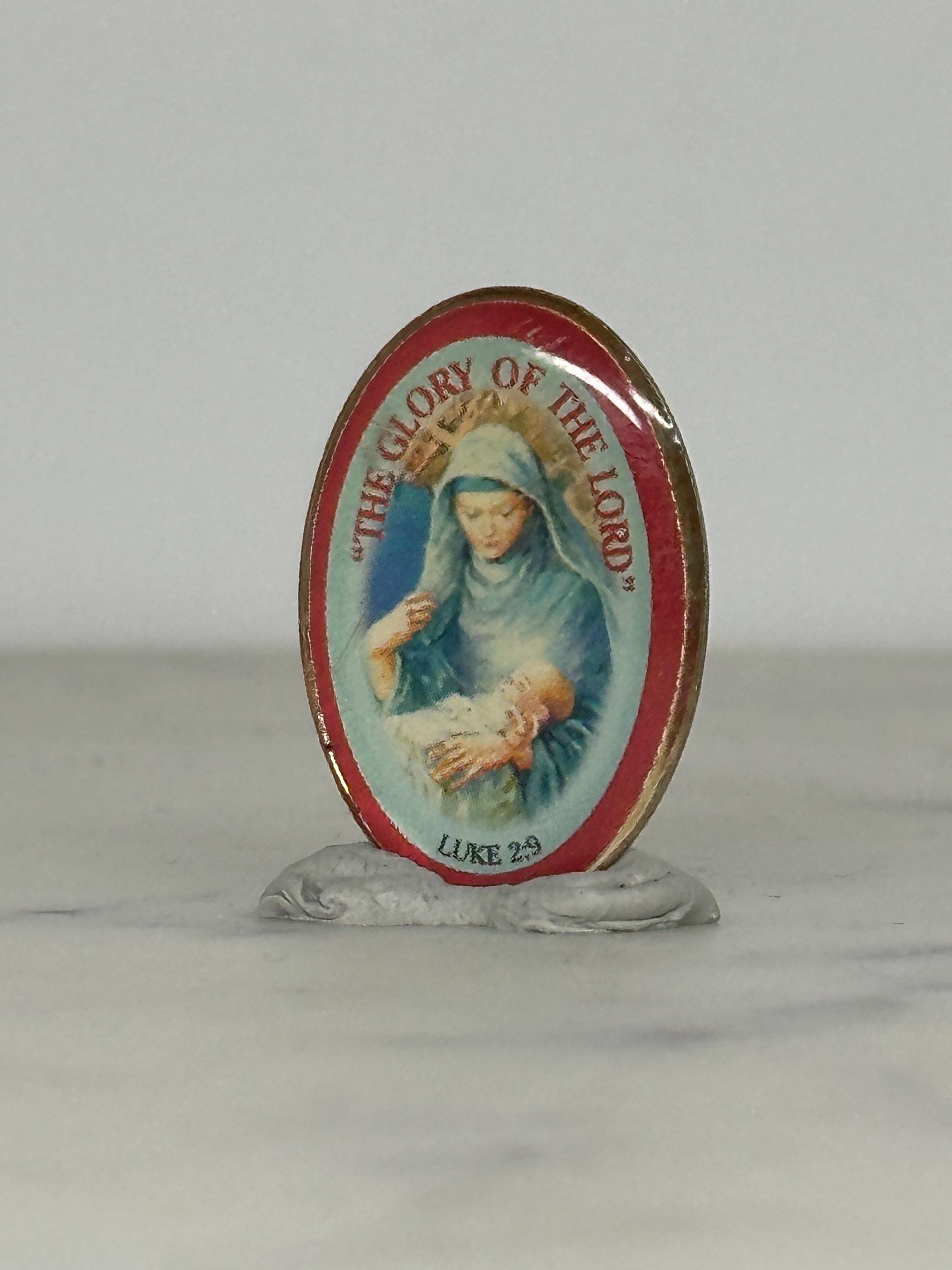 Nativity Religious Pin: Oval Epoxy Finish - Vintage Faith Accessory