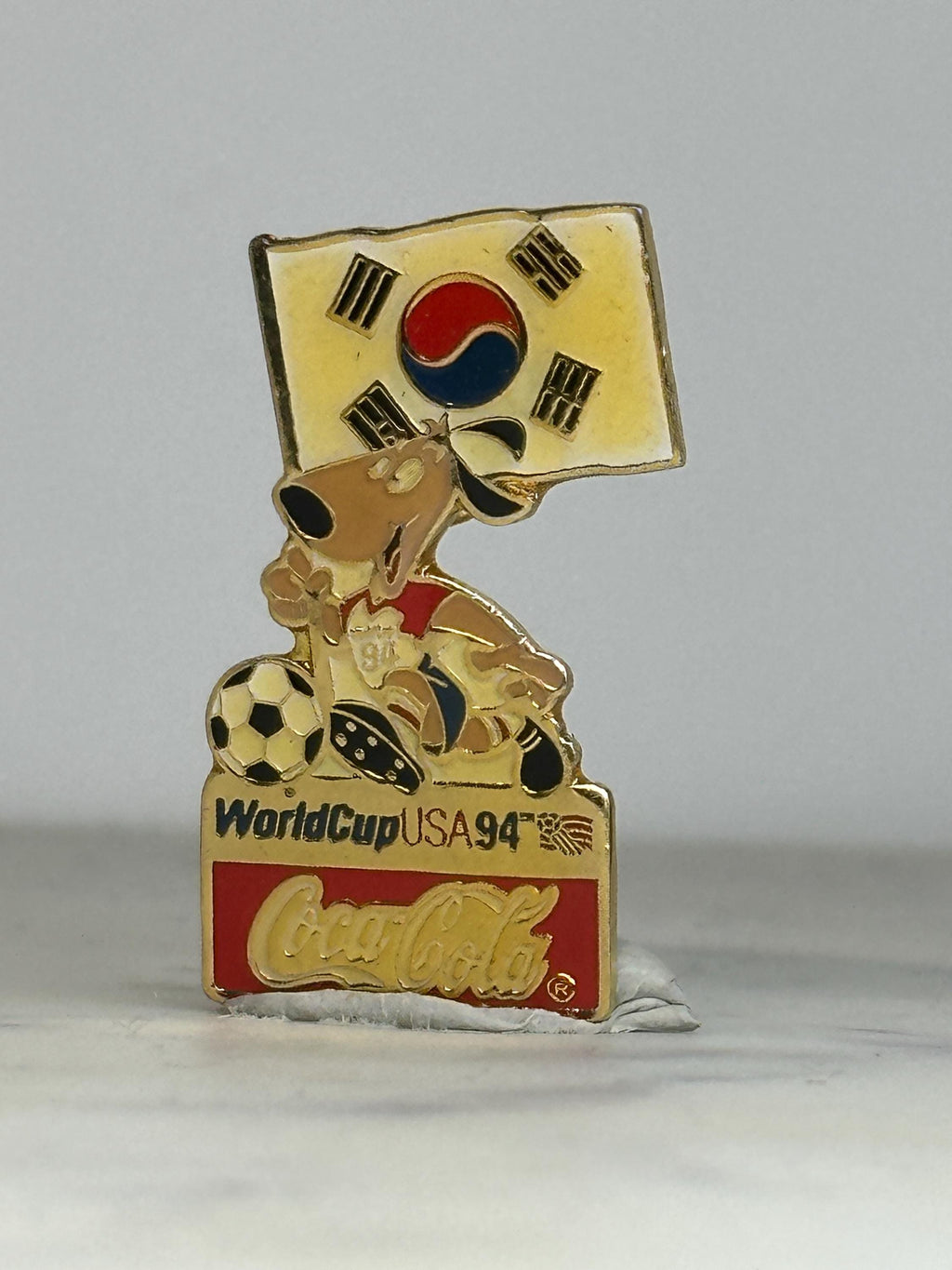 World Cup USA 94 Enamel Pin: Coca-Cola Korea Flag - 90s Sports Accessory
