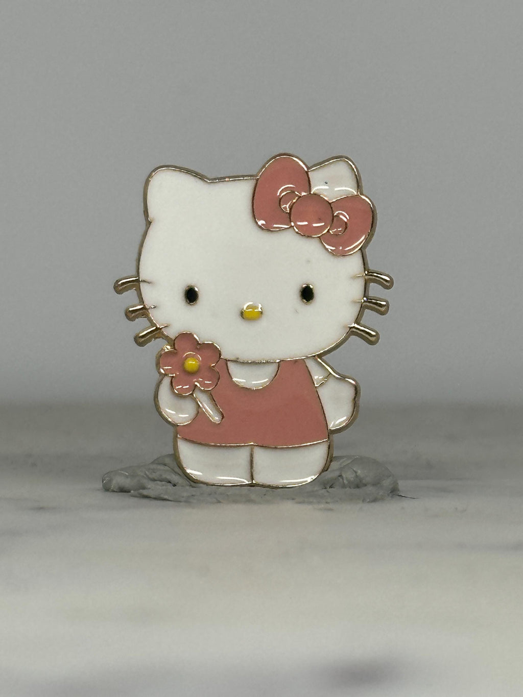 Hello Kitty Enamel Pin: Pink Outfit & Bow - Kawaii Retro Accessory