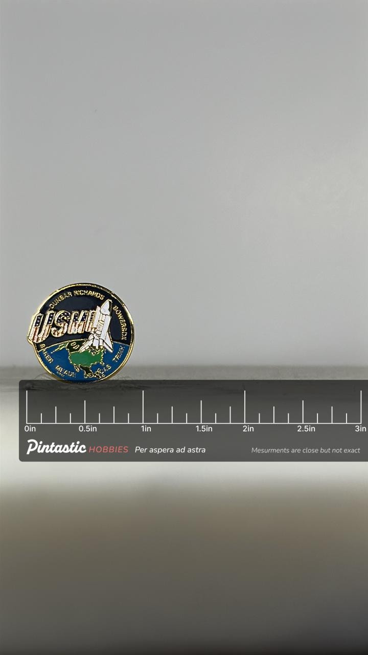 USML-1 Space Shuttle and STS-50 NASA Misssion Pin - Dunbar, Richards, Bowersox, Baker, Meade, DeLucas, Trinh Crew - Vintage S