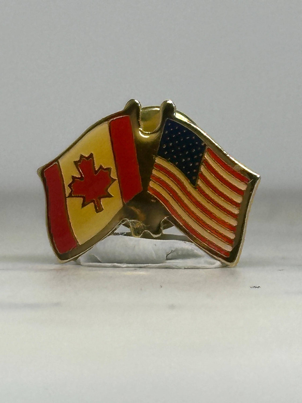 Canada USA Flag Pin: Gold Tone Enamel - Patriotic Collectible Accessory