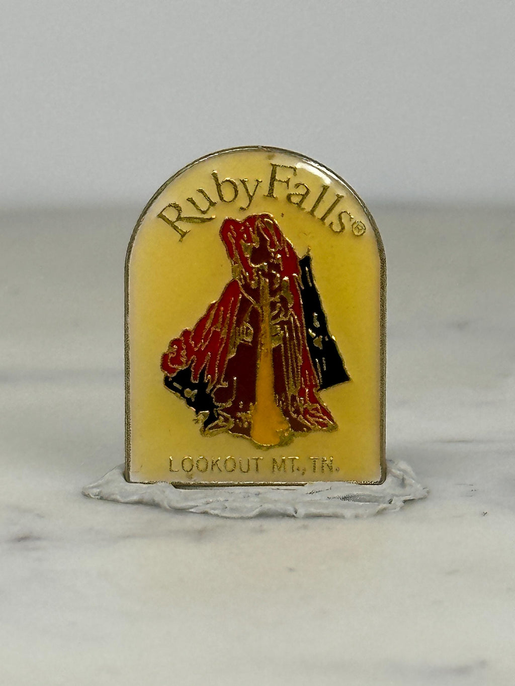 Ruby Falls Souvenir Pin: Yellow Enamel - Vintage Travel Accessory