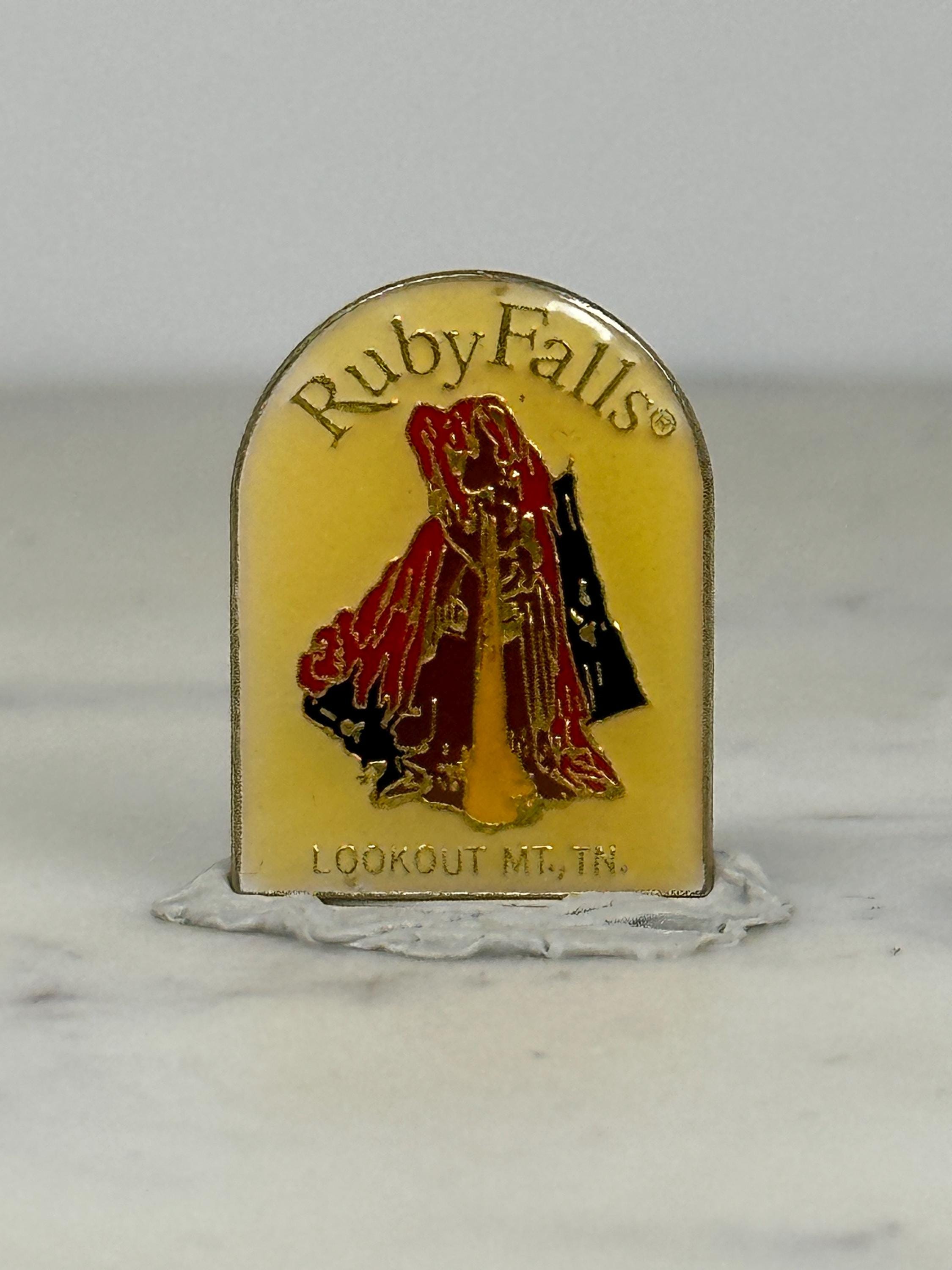 Ruby Falls Souvenir Pin: Yellow Enamel - Vintage Travel Accessory