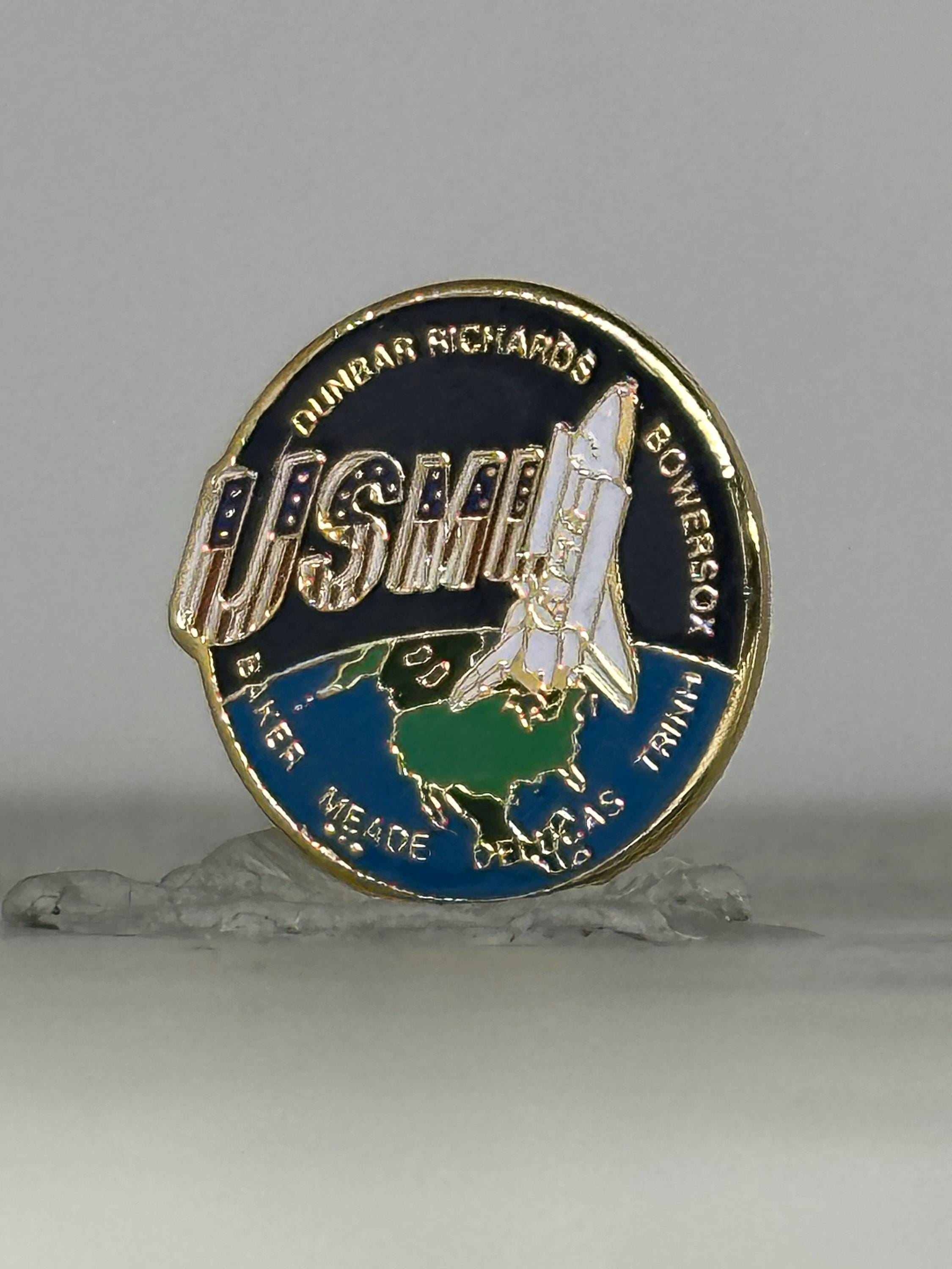 USML-1 Space Shuttle and STS-50 NASA Misssion Pin - Dunbar, Richards, Bowersox, Baker, Meade, DeLucas, Trinh Crew - Vintage S