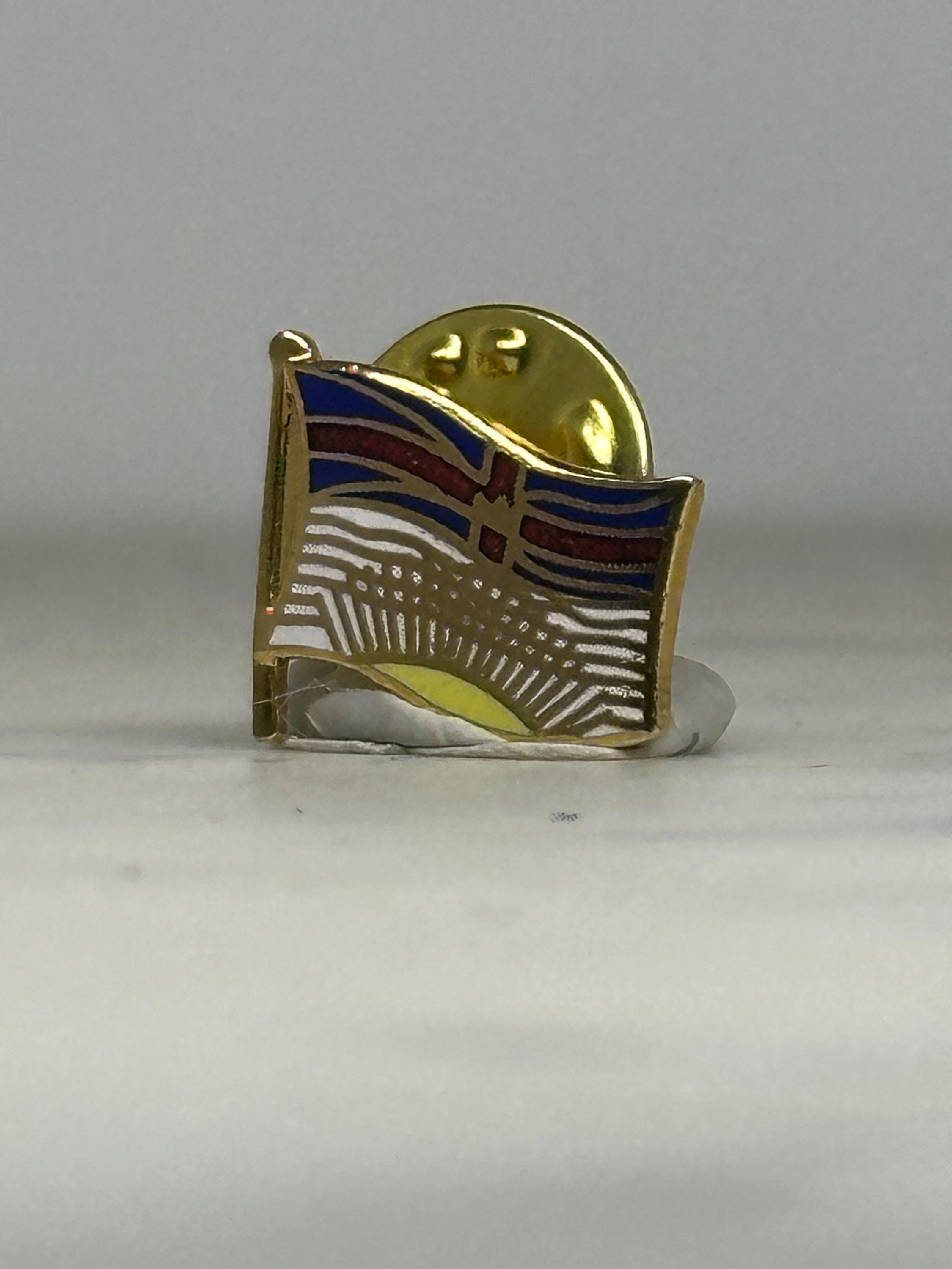 British Columbia Flag Pin – Vintage Canada Provincial Enamel Lapel Pin