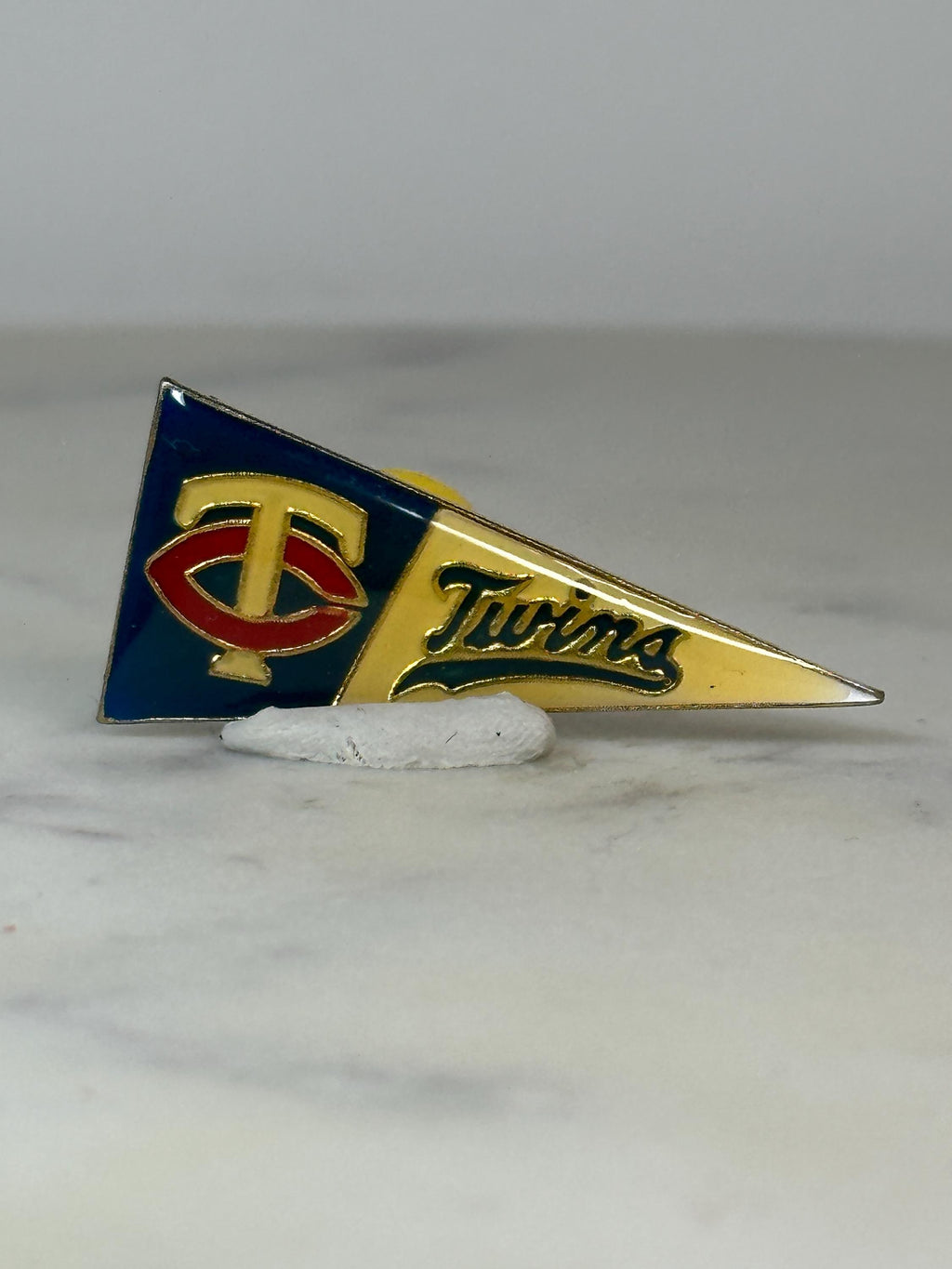 Minnesota Twins Pennant Pin: Enamel Gold Tone - Vintage Sports Accessory