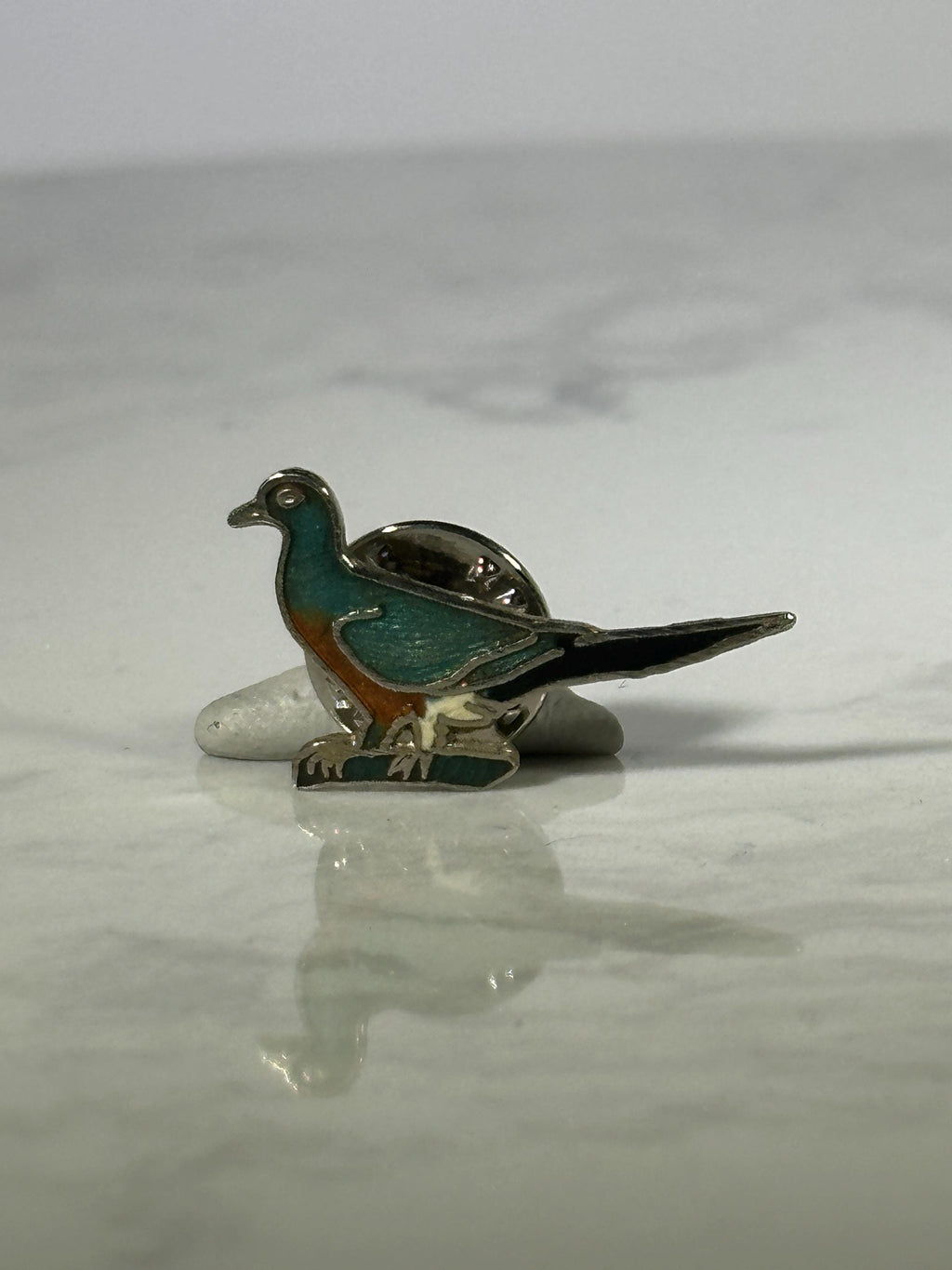 Pigeon Bird Lapel Pin: Enamel Silver-Tone - Vintage Nature Accessory