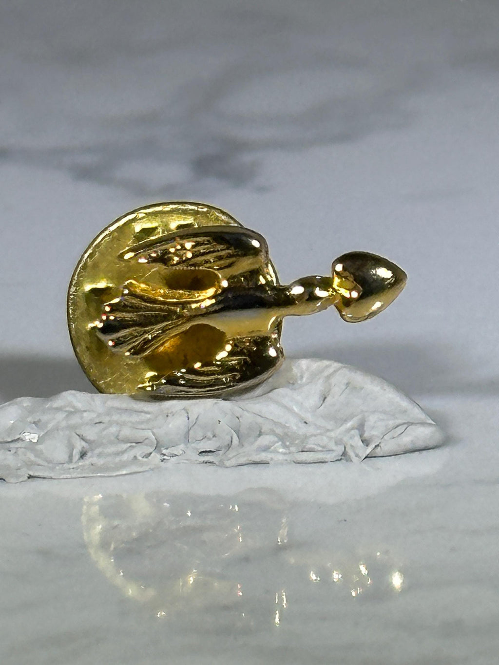 Vintage Gold Tone Dove Pin – Bird Carrying Heart Lapel Pin, Love & Peace Symbol, Small Brooch, Valentine Gift, Cute Animal Pi