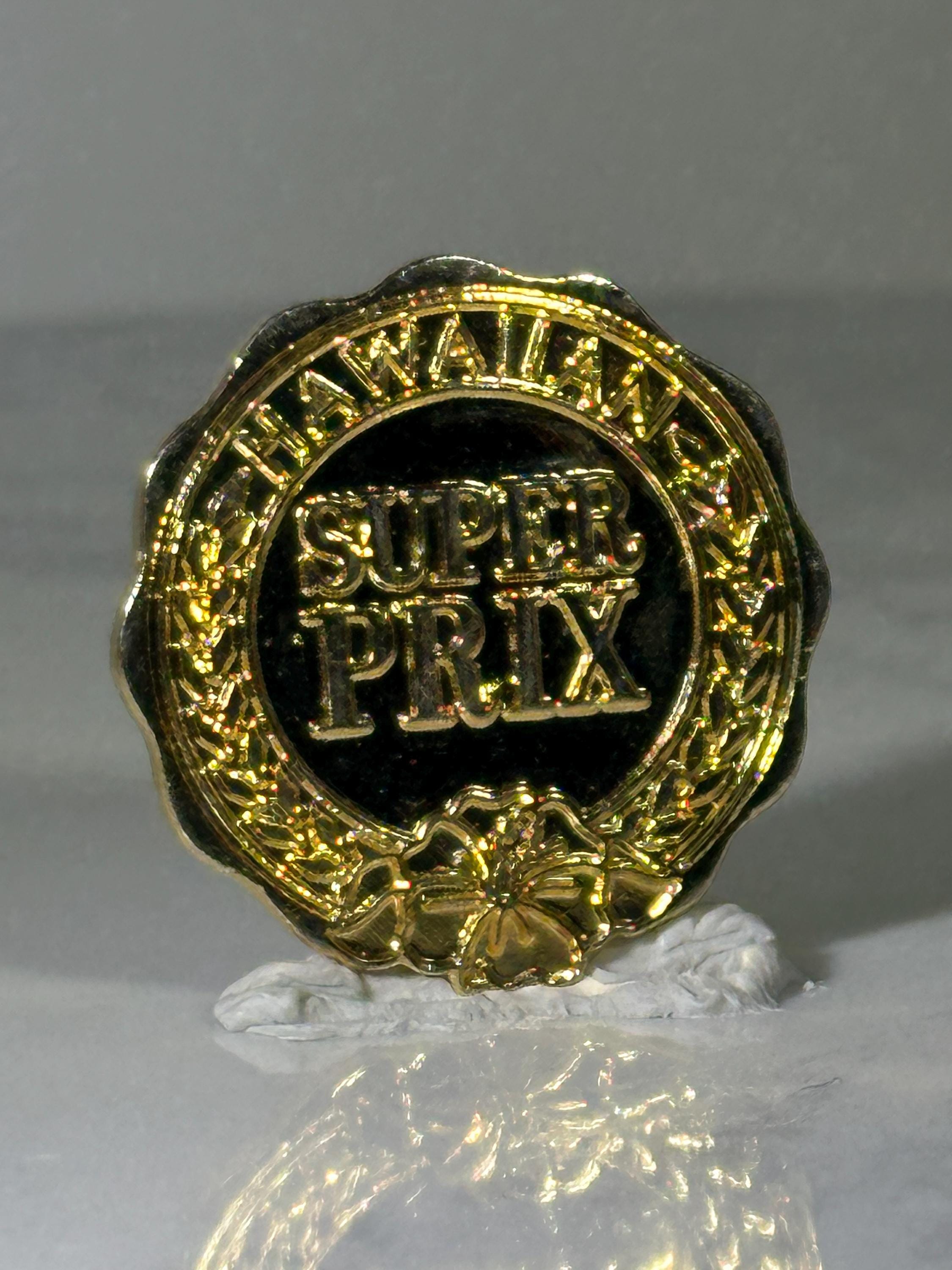 Hawaiian Super Prix Pin: Gold Tone Laurel Style - Racing Event Accessory
