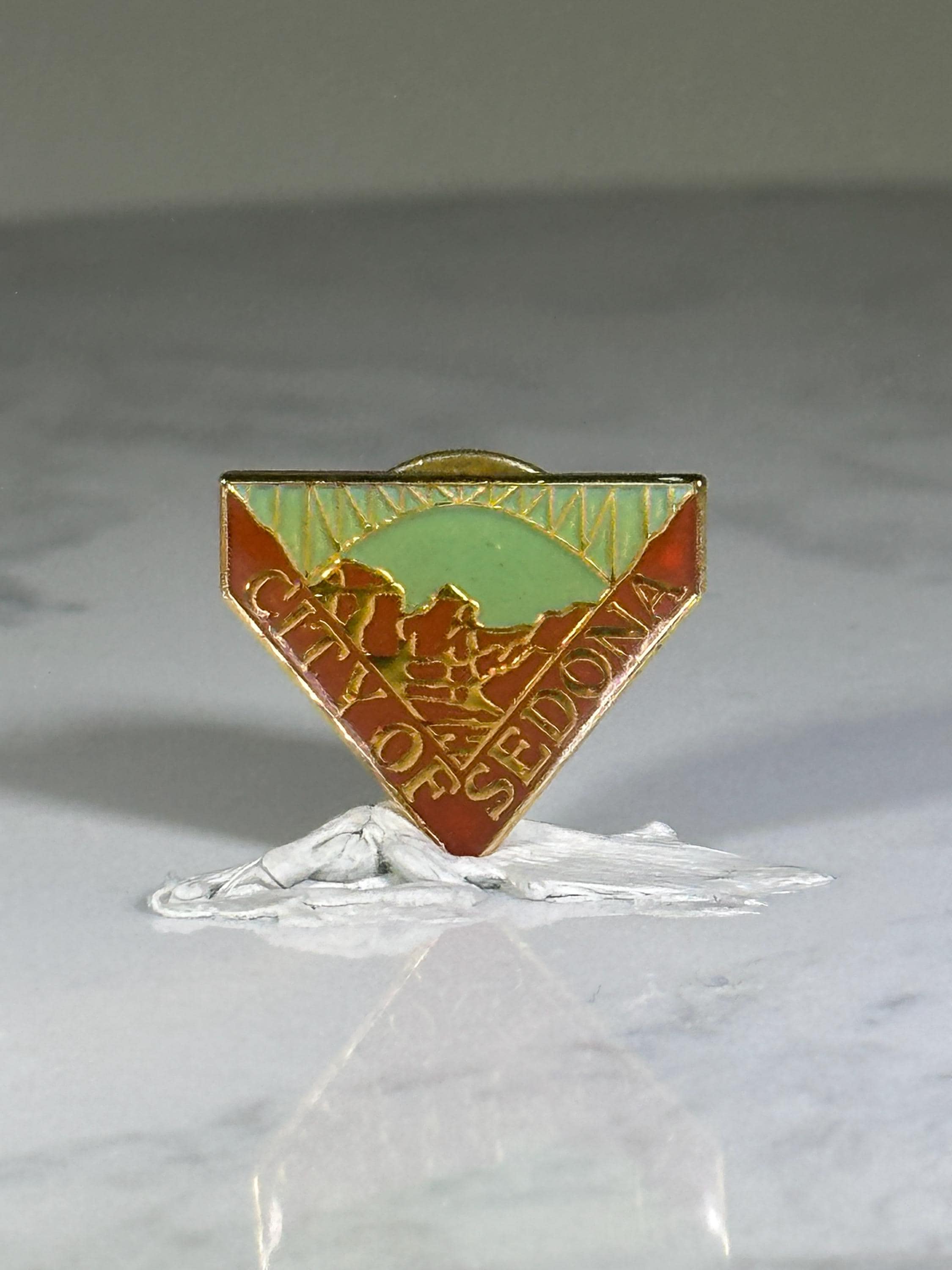 City of Sedona Souvenir Pin: Red & Green Enamel - Vintage Travel Accessory