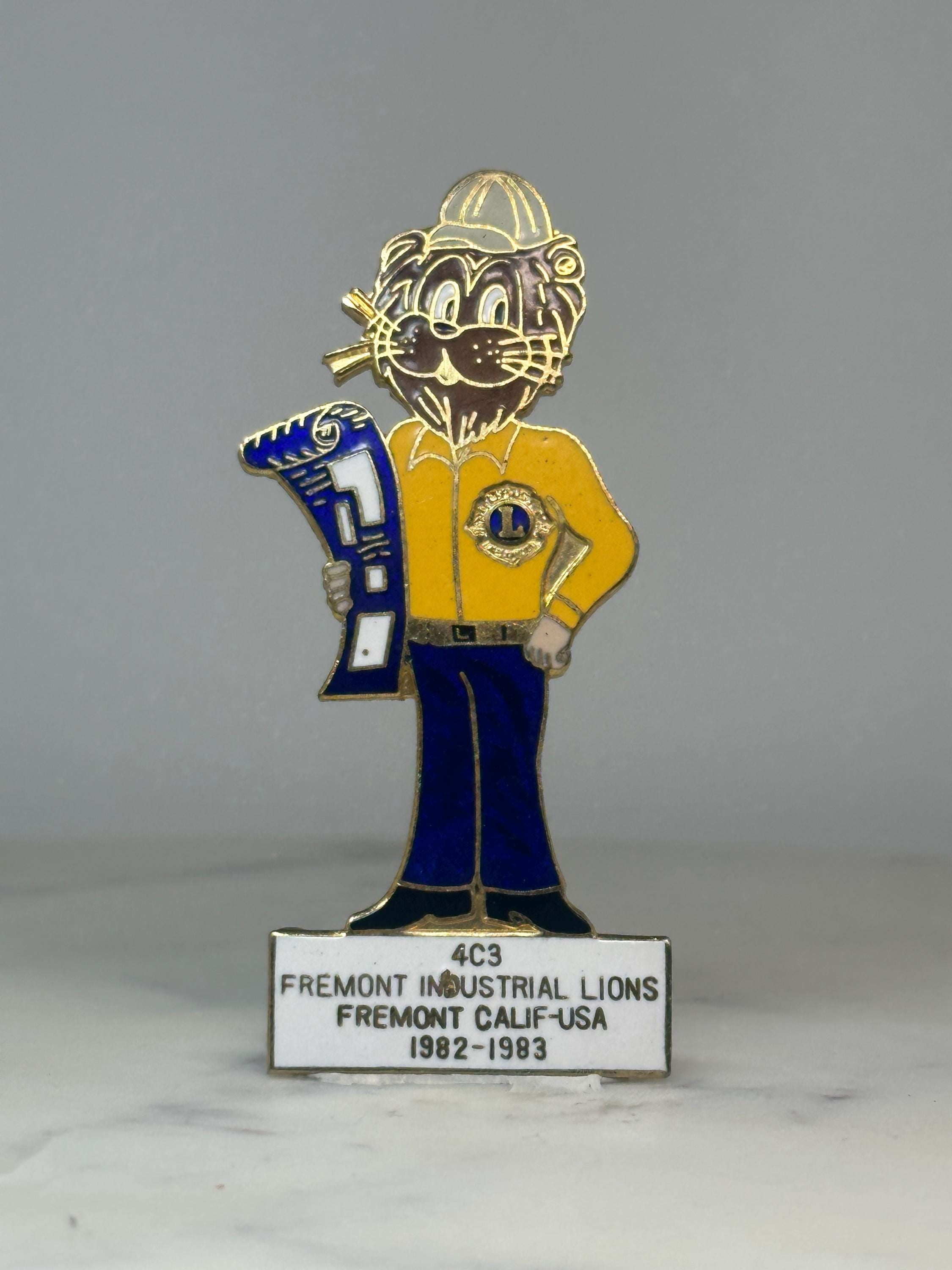 Fremont Industrial Lions Pin: Enamel & Gold Tone - 1980s Club Accessory