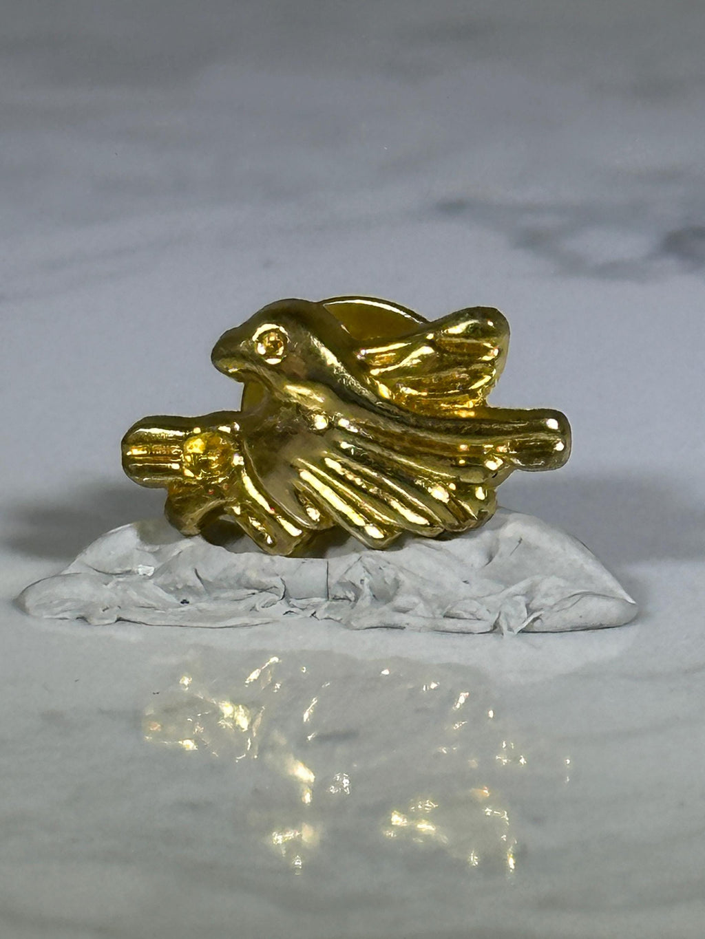 Peaceful Dove Pin: Gold Tone Finish - Vintage Aminal Accessory