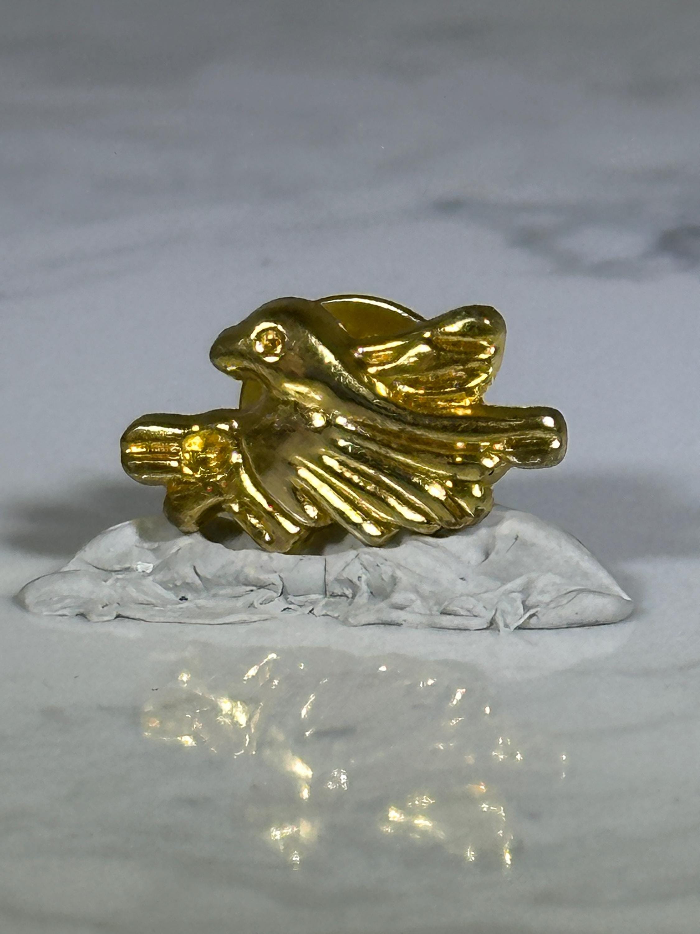 Peaceful Dove Pin: Gold Tone Finish - Vintage Aminal Accessory